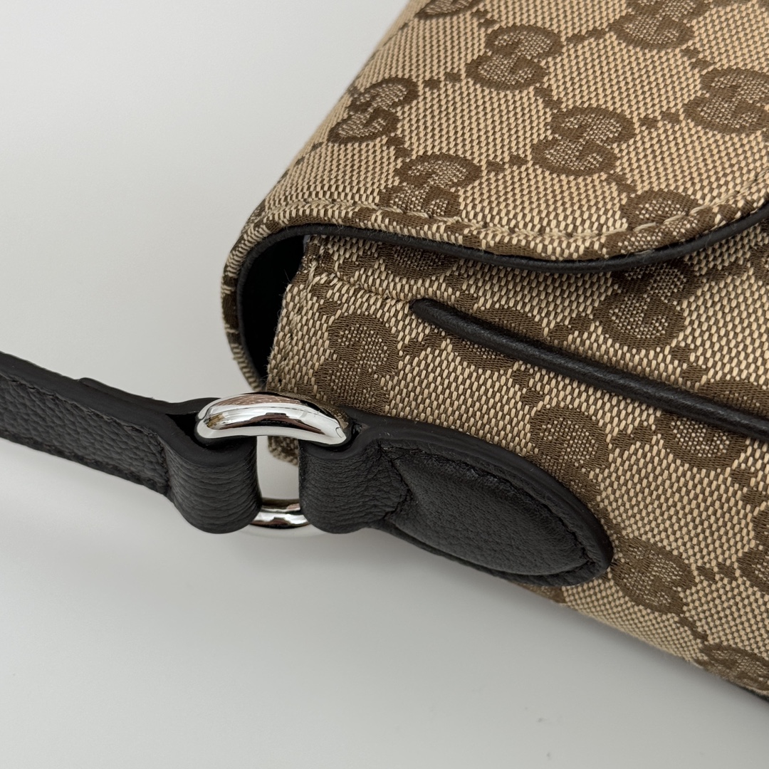 Gucci Style Beige Bag style reference detail image 6 from source 770094