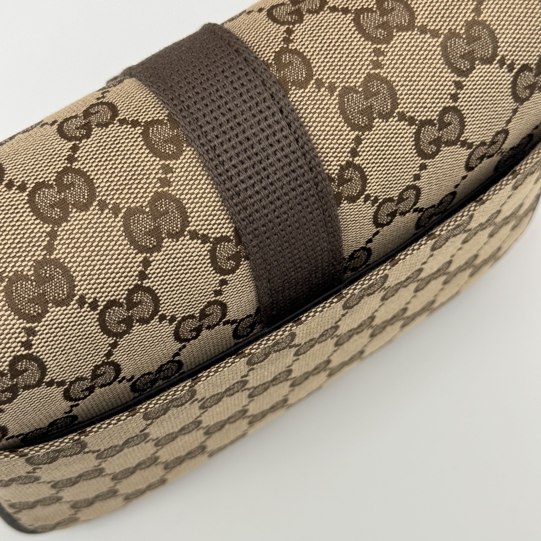 Gucci Style Beige Bag style reference detail image 7 from source 770094