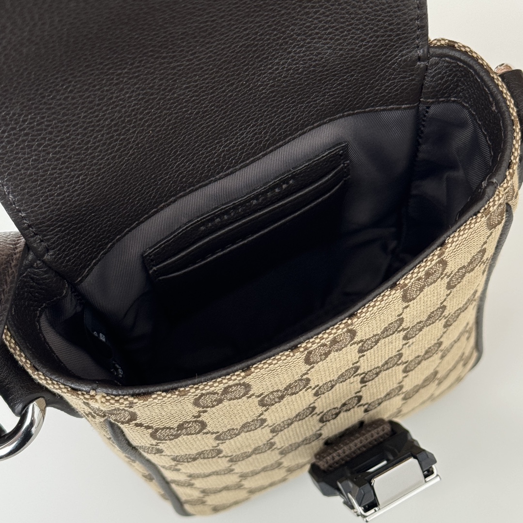 Gucci Style Beige Bag style reference detail image 6 from source 770096