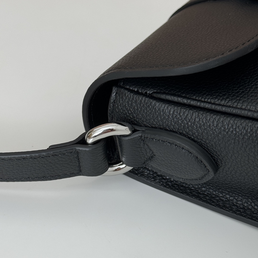 Gucci Style Leather Bag style reference detail image 6 from source 770092