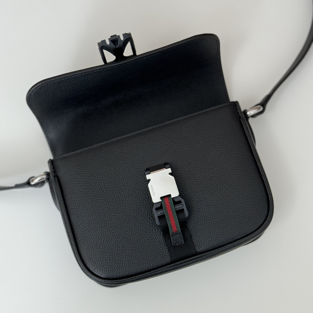 Gucci Style Leather Bag style reference detail image 8 from source 770092