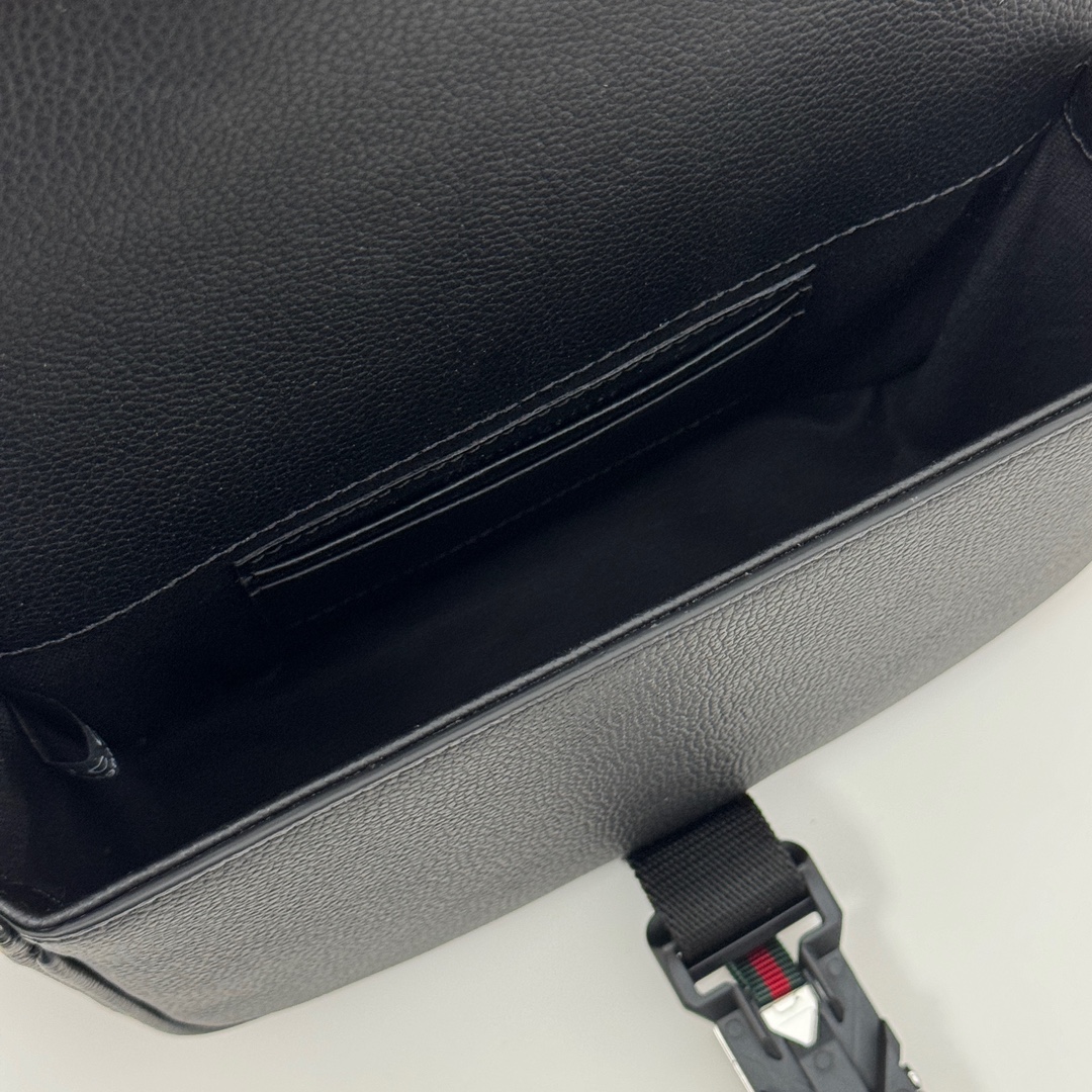 Gucci Style Leather Bag style reference detail image 9 from source 770092