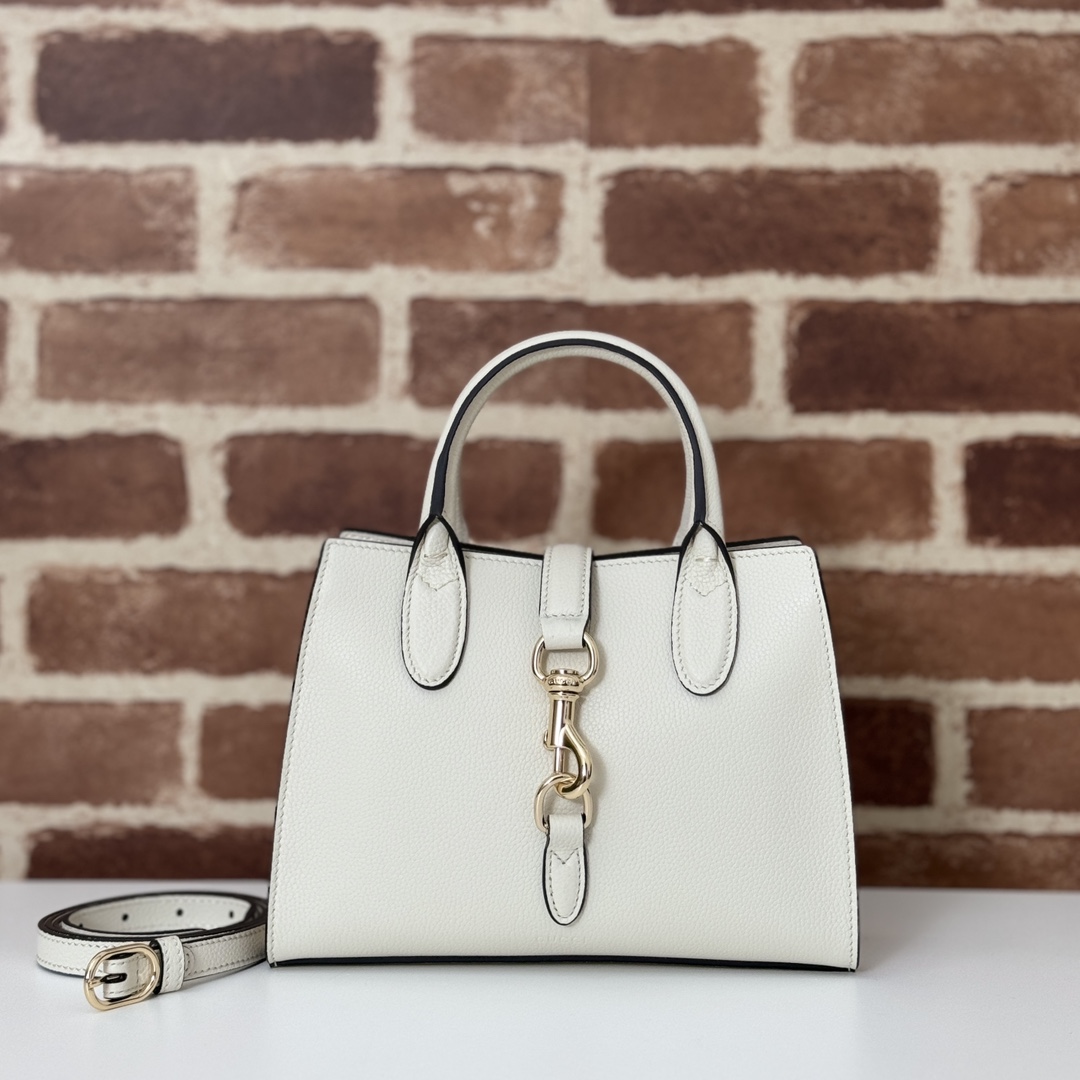 NO:213949,The quality of the counter, top-quality original goods, real-life photos!  Model number 795349 ivory white, size width 24X height 17.5X side width 8.5cm, batch, GUCCI [original leather], gucci19860909专柜品质,顶级原单货,实物实拍！款号795349象牙白,尺寸宽24X高17.5X侧宽8.5cm,批,GUCCI【原厂皮】,gucci,Bag