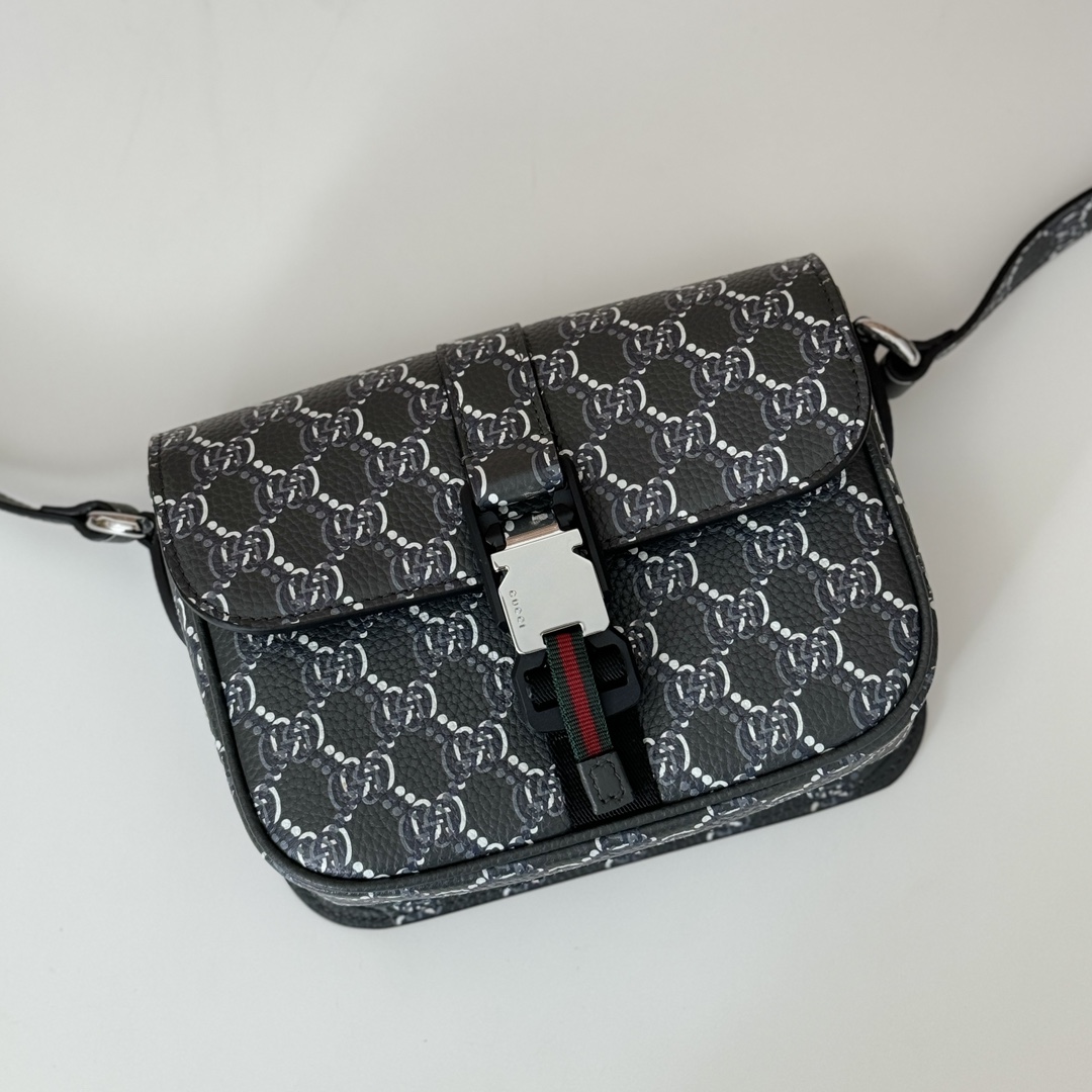 Gucci Style Grey Bag style reference detail image 5 from source 770091