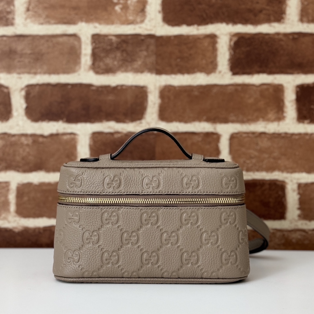 NO:212701,The quality of the counter, top-quality original goods, real-life photos!  Model number 815949 gray lyre pressure G, size 20X height 12X side width 5cm, batch, GUCCI [original leather], gucci19860909专柜品质,顶级原单货,实物实拍！款号815949灰荔压G,尺寸20X高12X侧宽5cm,批,GUCCI【原厂皮】,gucci,Bag