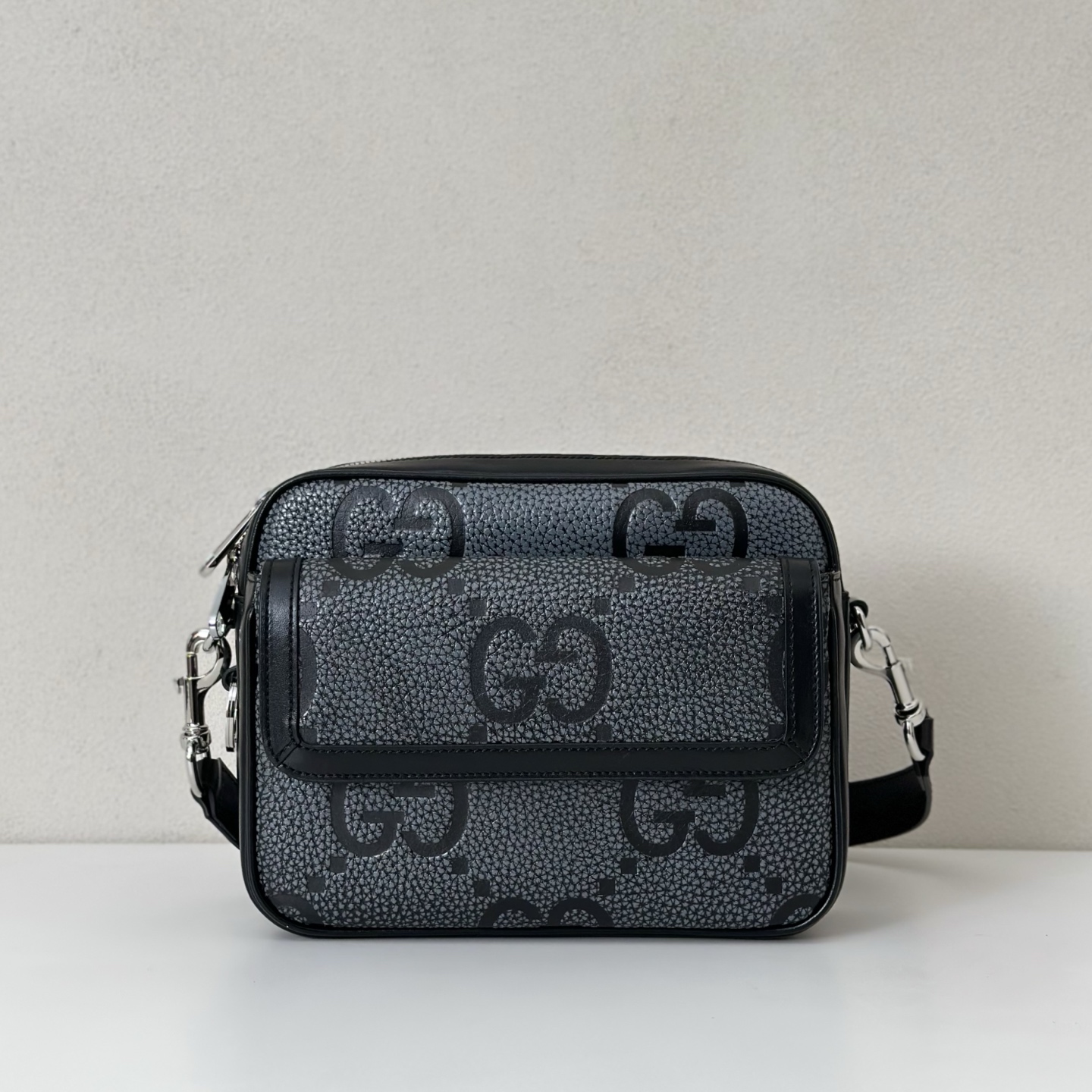 NO:394670,The quality of the counter, top-quality original goods, real-life photos!  794088 grams of gray lyre pressure G, size width 23x height 19x side width 9.5cm, batch, GUCCI [original leather], gucci19860909专柜品质,顶级原单货,实物实拍！794088克灰荔压G,尺寸宽23x高19x侧宽9.5cm,批,GUCCI【原厂皮】,gucci,Bag