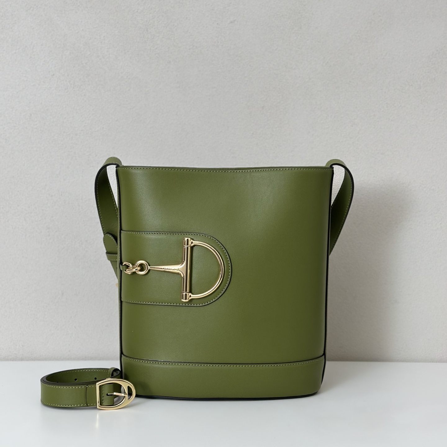 NO:393319,The quality of the counter, top-quality original goods, real-life photos!  Model number 833660 green leather, size width 26x height 27.5x side width 11.5cm, batch, GUCCI [original leather], gucci19860909专柜品质,顶级原单货,实物实拍！款号833660绿皮,尺寸宽26x高27.5x侧宽11.5cm,批,GUCCI【原厂皮】,gucci,Bag