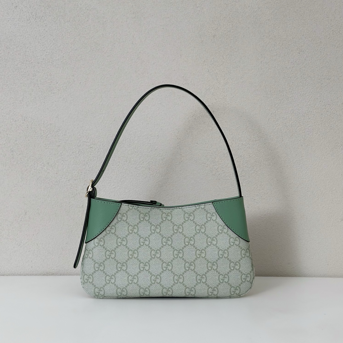 NO:213750,The quality of the counter, top-quality original goods, real-life photos!  Model number 820696 green glue, size width 18X height 10X side width 3cm, batch, GUCCI [original leather], gucci19860909专柜品质,顶级原单货,实物实拍！款号820696绿胶,尺寸宽18X高10X侧宽3cm,批,GUCCI【原厂皮】,gucci,Bag