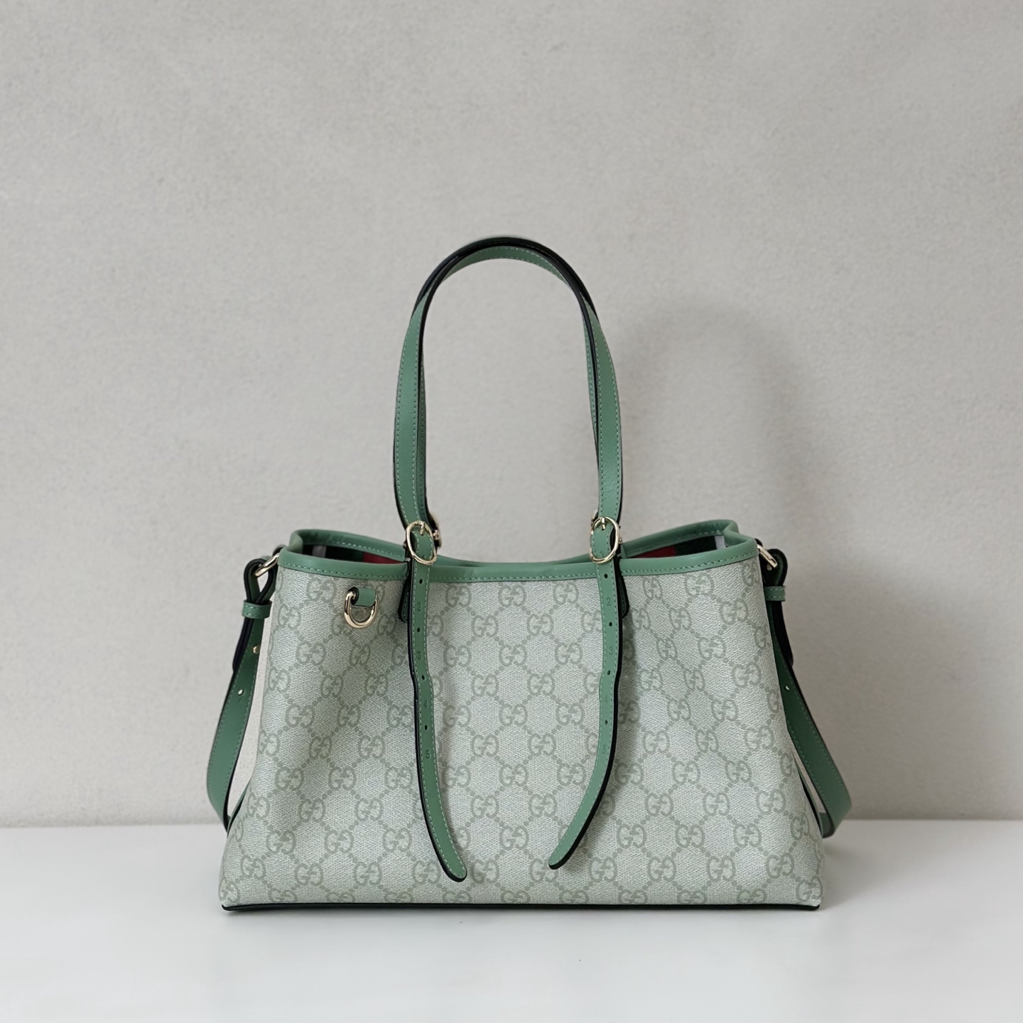 NO:213987,The quality of the counter, top-quality original goods, real-life photos!  Model number 815214 green glue, size width 31X height 18X side width 11cm, batch, GUCCI [original leather], gucci19860909专柜品质,顶级原单货,实物实拍！款号815214绿胶,尺寸宽31X高18X侧宽11cm,批,GUCCI【原厂皮】,gucci,Bag