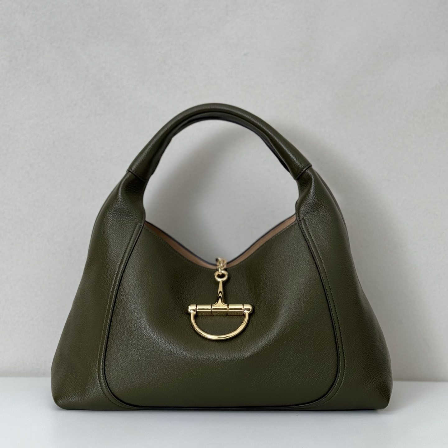 NO:213973,The quality of the counter, top-quality original goods, real-life photos!  Model number 837466 green lychee, size width 46X height 26X side width 16cm, batch, GUCCI [original leather], gucci19860909专柜品质,顶级原单货,实物实拍！款号837466绿色荔枝,尺寸宽46X高26X侧宽16cm,批,GUCCI【原厂皮】,gucci,Bag