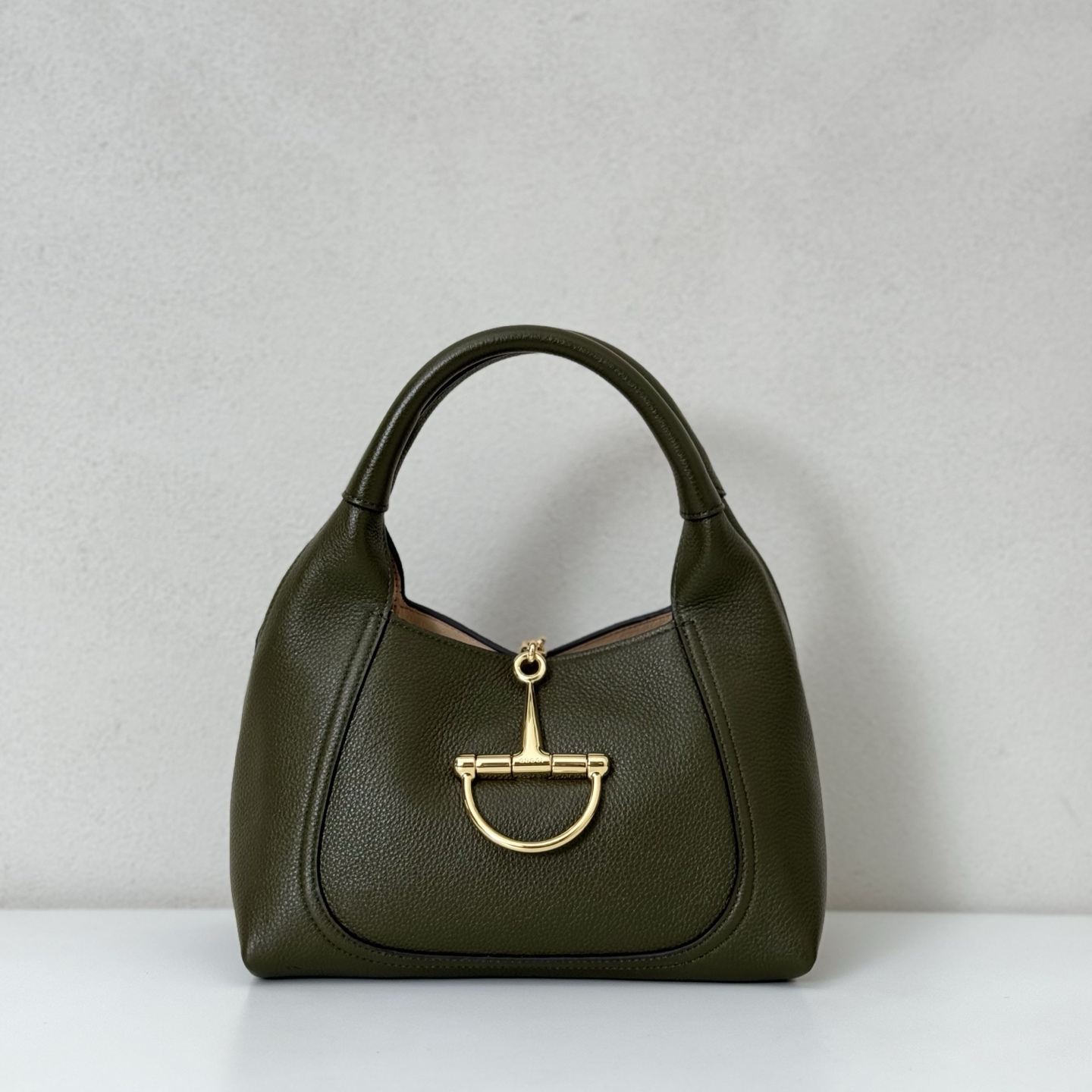 NO:213985,The quality of the counter, top-quality original goods, real-life photos!  Model number 837467 green lychee, size width 27.5X height 21X side width 16cm, batch, GUCCI [original leather], gucci19860909专柜品质,顶级原单货,实物实拍！款号837467绿色荔枝,尺寸宽27.5X高21X侧宽16cm,批,GUCCI【原厂皮】,gucci,Bag
