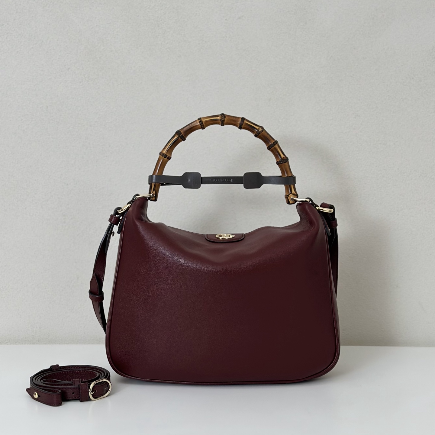NO:212254,The quality of the counter, top-quality original goods, real-life photos!  Model number 799863 burgundy full leather, size width 30x height 23x side width 6.5cm, batch, GUCCI [original leather], gucci19860909专柜品质,顶级原单货,实物实拍！款号799863酒红全皮,尺寸宽30x高23x侧宽6.5cm,批,GUCCI【原厂皮】,gucci,Bag
