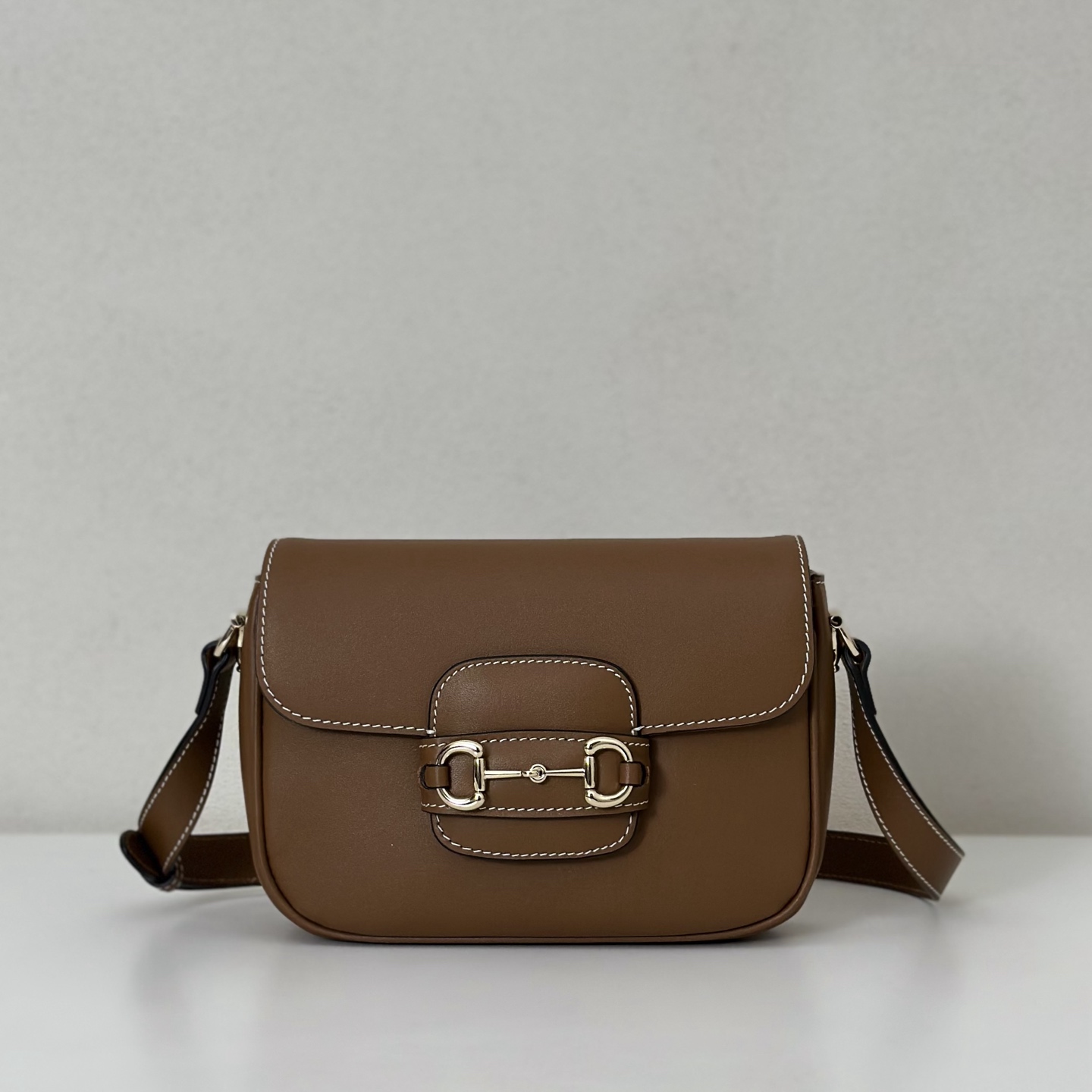 NO:213939,The quality of the counter, top-quality original goods, real-life photos!  Model number 815205 brown full leather, size width 20X height 14.5X side width 5.1, batch, GUCCI [original leather], gucci19860909专柜品质,顶级原单货,实物实拍！款号815205棕色全皮,尺寸宽20X高14.5X侧宽5.1,批,GUCCI【原厂皮】,gucci,Bag