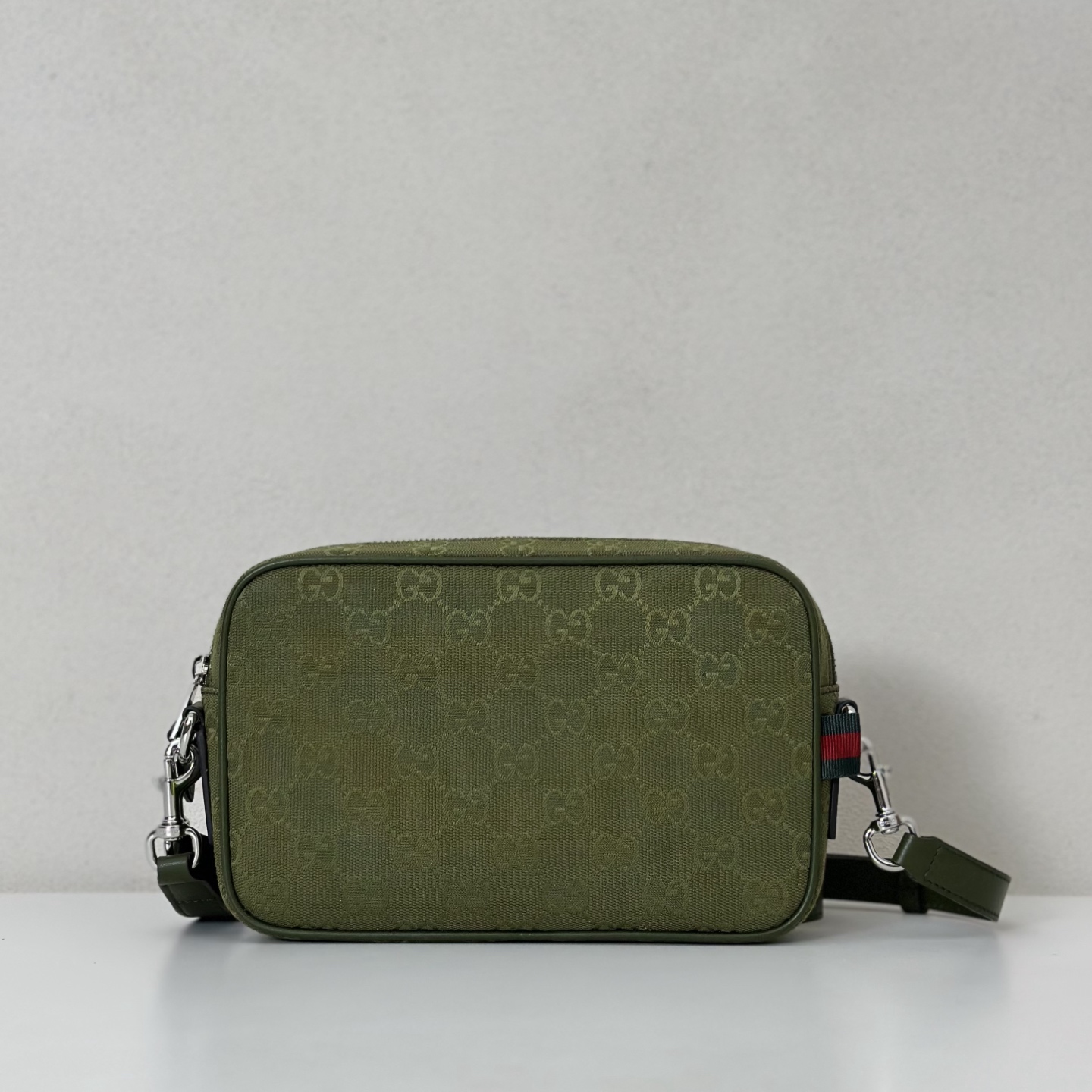 NO:210824,The quality of the counter, top-quality original goods, real-life photos!  Model number 834802 green cloth, size width 23.5x height 15x side width 5cm, batch, GUCCI [original leather], gucci19860909专柜品质,顶级原单货,实物实拍！款号834802绿布,尺寸宽23.5x高15x侧宽5cm,批,GUCCI【原厂皮】,gucci,Bag