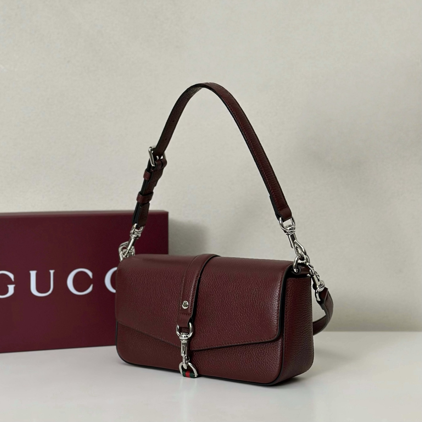 Gucci Style Red Bag Lookbook Reference image 2