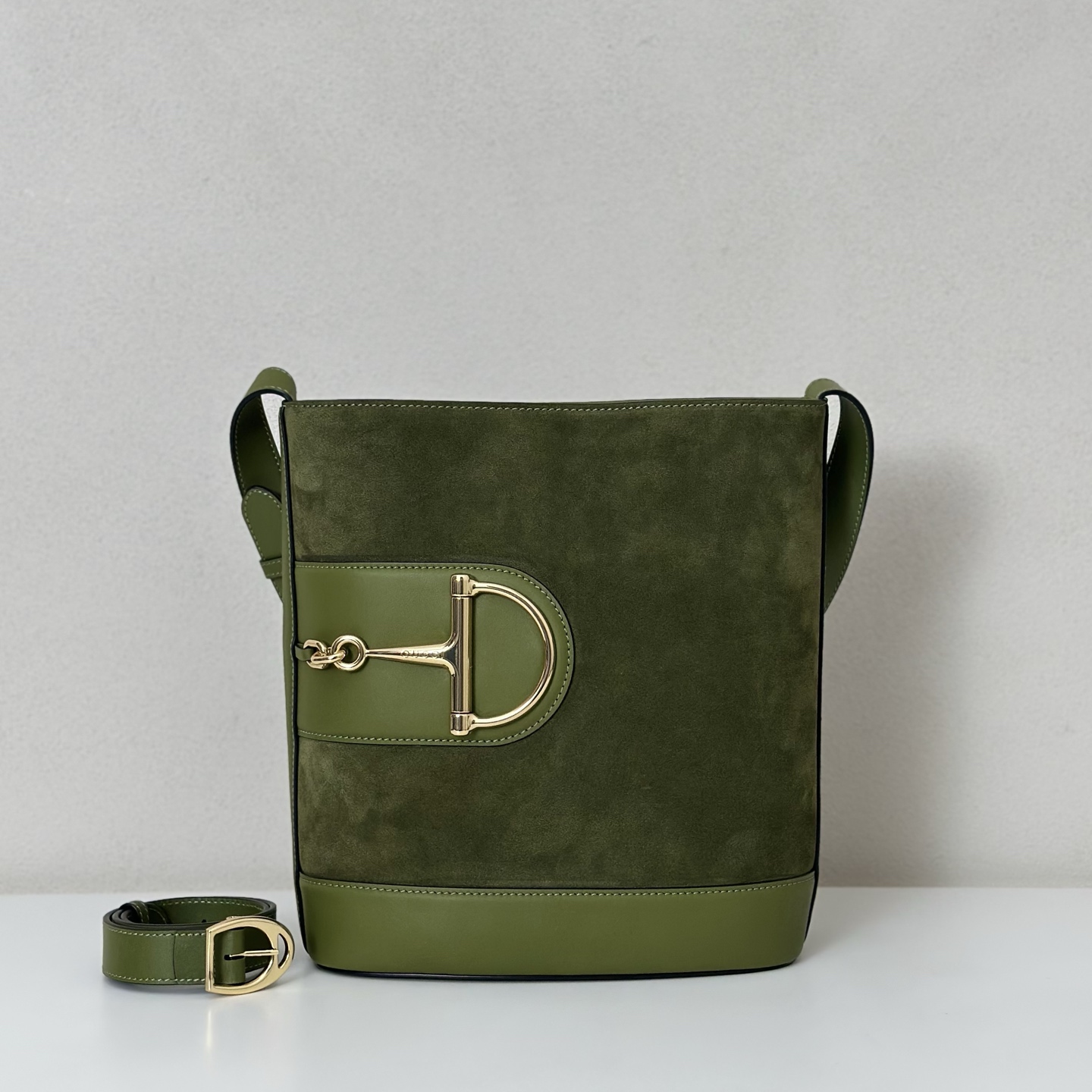 NO:393306,The quality of the counter, top-quality original goods, real-life photos!  Model number 833660 green velvet cloth, size width 26x height 27.5x side width 11.5cm, batch, GUCCI [original leather], gucci19860909专柜品质,顶级原单货,实物实拍！款号833660绿色绒布,尺寸宽26x高27.5x侧宽11.5cm,批,GUCCI【原厂皮】,gucci,Bag