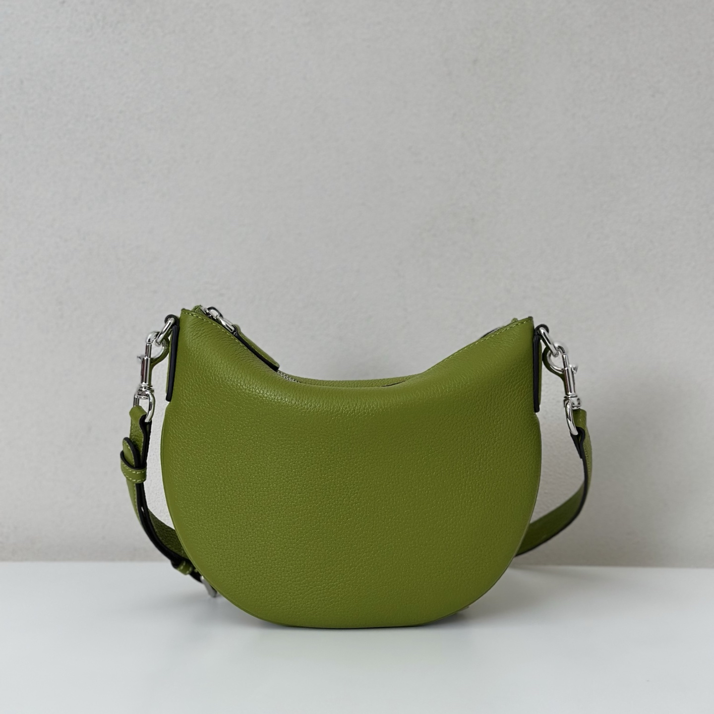 NO:211750,The quality of the counter, top-quality original goods, real-life photos!  Model number 824529 light green lyre, size width 23X height 18.5X side width 2cm, batch, GUCCI [original leather], gucci19860909专柜品质,顶级原单货,实物实拍！款号824529浅绿荔,尺寸宽23X高18.5X侧宽2cm,批,GUCCI【原厂皮】,gucci,Bag
