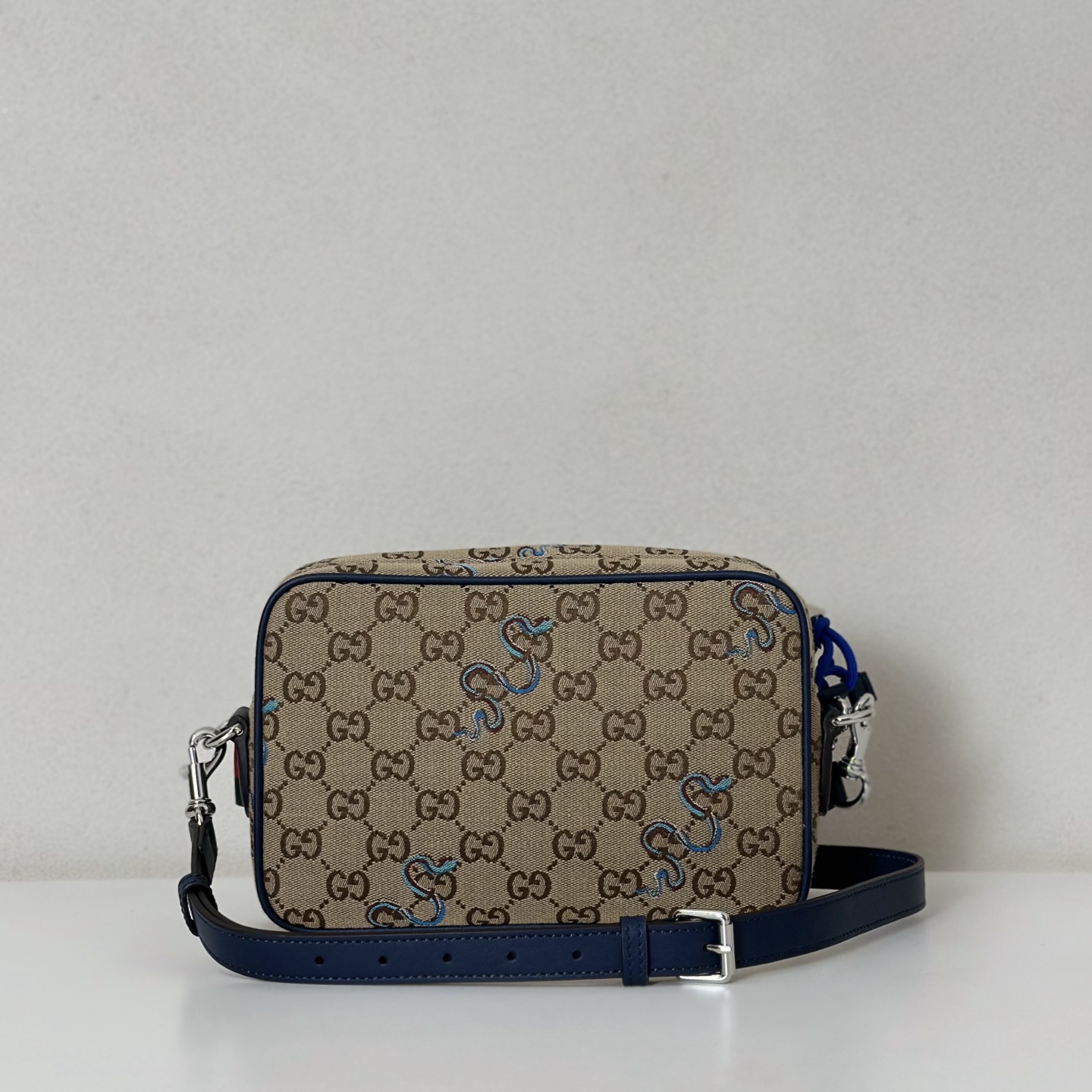 Gucci Style Beige Bag style reference detail image 3 from source 770099