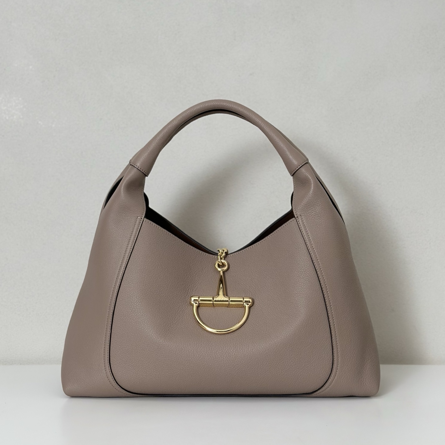 NO:393602,The quality of the counter, top-quality original goods, real-life photos!  Model number 837466 gray powder lychee, size width 46X height 26X side width 16cm, batch, GUCCI [original leather], gucci19860909专柜品质,顶级原单货,实物实拍！款号837466灰粉荔枝,尺寸宽46X高26X侧宽16cm,批,GUCCI【原厂皮】,gucci,Bag