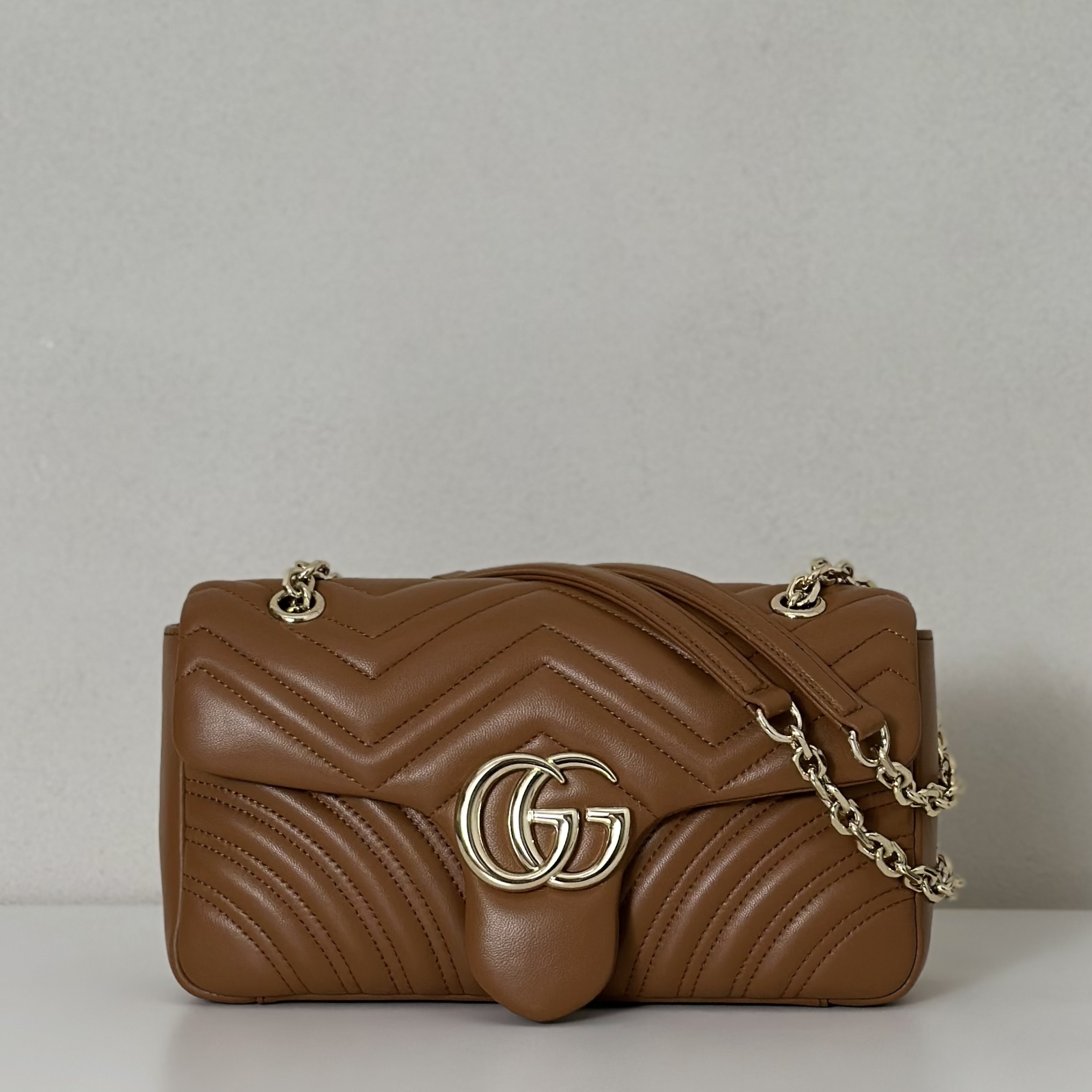 NO:392356,The quality of the counter, top-quality original goods, real-life photos!  Model number 837267 brown, size width 26x height 15x side width 7, batch, GUCCI [original leather], gucci19860909专柜品质,顶级原单货,实物实拍！款号837267棕色,尺寸宽26x高15x侧宽7,批,GUCCI【原厂皮】,gucci,Bag