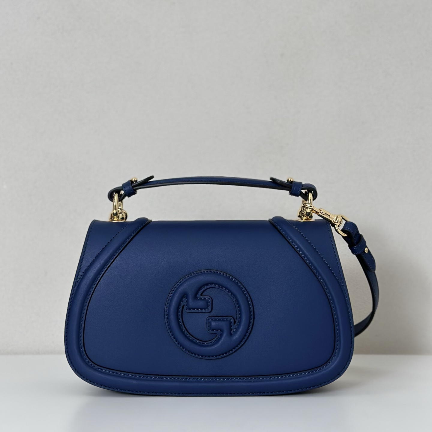 NO:393793,The quality of the counter, top-quality original goods, real-life photos!  Model number 815714 dark blue, size width 27X height 17X side width 7cm, batch, GUCCI [original leather], gucci19860909专柜品质,顶级原单货,实物实拍！款号815714深蓝,尺寸宽27X高17X侧宽7cm,批,GUCCI【原厂皮】,gucci,Bag