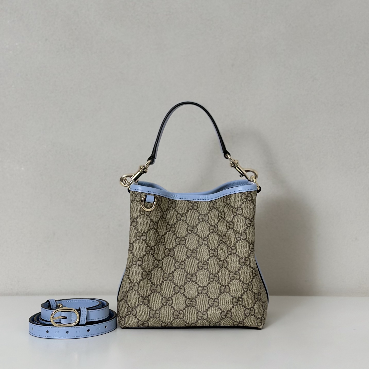 NO:394665,The quality of the counter, top-quality original goods, real-life photos!  Model number 815118 Coffee glue/light blue, size width 20.5X height 18X side width 11.5cm, batch, GUCCI [original leather], gucci19860909专柜品质,顶级原单货,实物实拍！款号815118啡胶/浅蓝,尺寸宽20.5X高18X侧宽11.5cm,批,GUCCI【原厂皮】,gucci,Bag