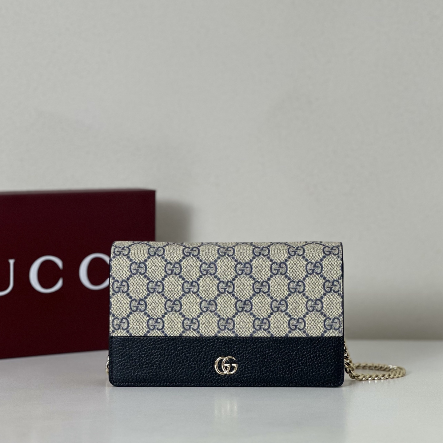 NO:393591,The quality of the counter, top-quality original goods, real-life photos!  497985 blue glue/dark blue leather, size width 20x height 12.5x side width 4, batch, GUCCI [original leather], gucci19860909专柜品质,顶级原单货,实物实拍！497985蓝胶/深蓝皮,尺寸宽20x高12.5x侧宽4,批,GUCCI【原厂皮】,gucci,Bag
