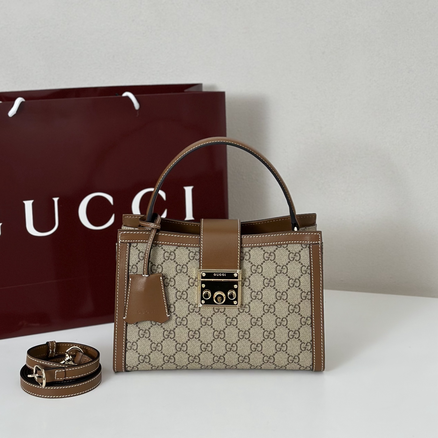 NO:393728,The quality of the counter, top-quality original goods, real-life photos!  Model number 838992 brown, size width 25.5X height 17.5X side width 10cm, batch, GUCCI [original leather], gucci19860909专柜品质,顶级原单货,实物实拍！款号838992啡棕,尺寸宽25.5X高17.5X侧宽10cm,批,GUCCI【原厂皮】,gucci,Bag