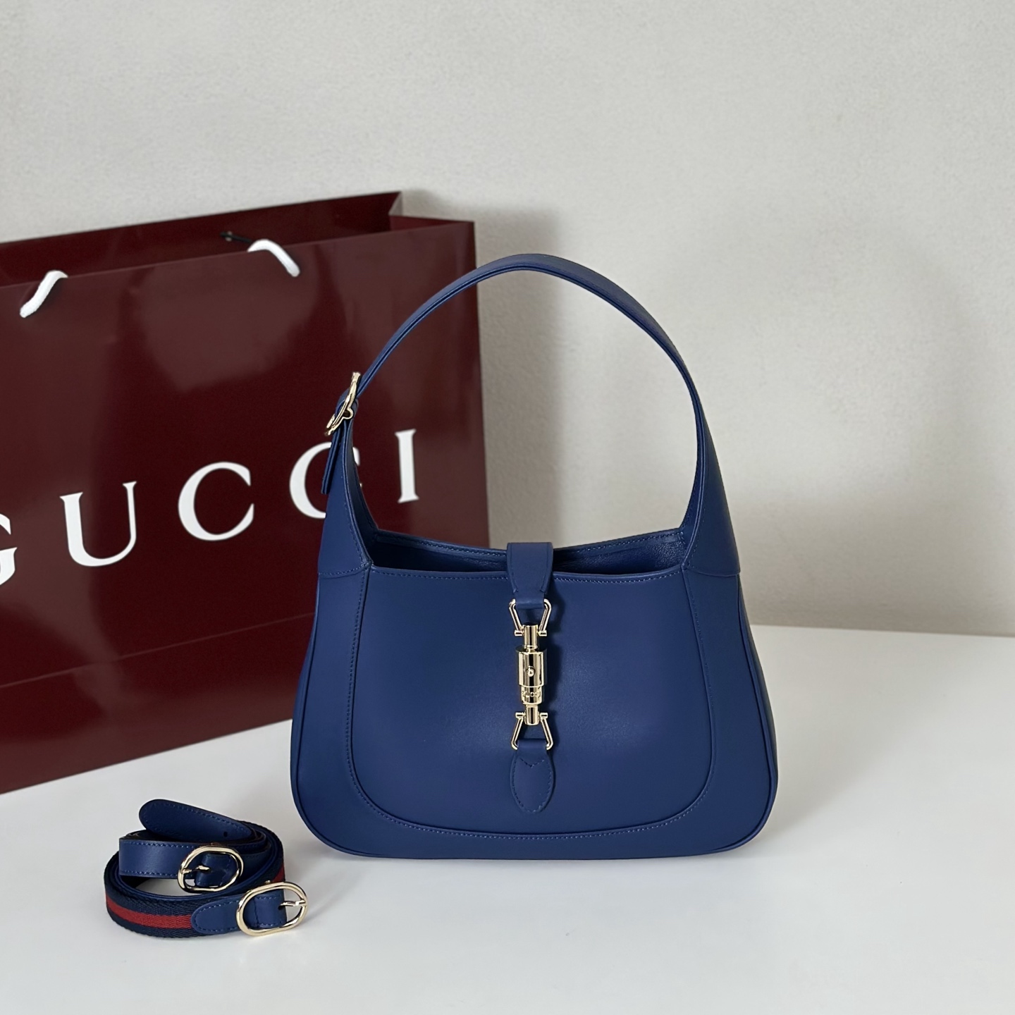 NO:394083,The quality of the counter, top-quality original goods, real-life photos!  Model number 810232 dark blue plain pattern, size width 27.5X height 19X side width 4cm, batch, GUCCI [original leather], gucci19860909专柜品质,顶级原单货,实物实拍！款号810232深蓝平纹,尺寸宽27.5X高19X侧宽4cm,批,GUCCI【原厂皮】,gucci,Bag