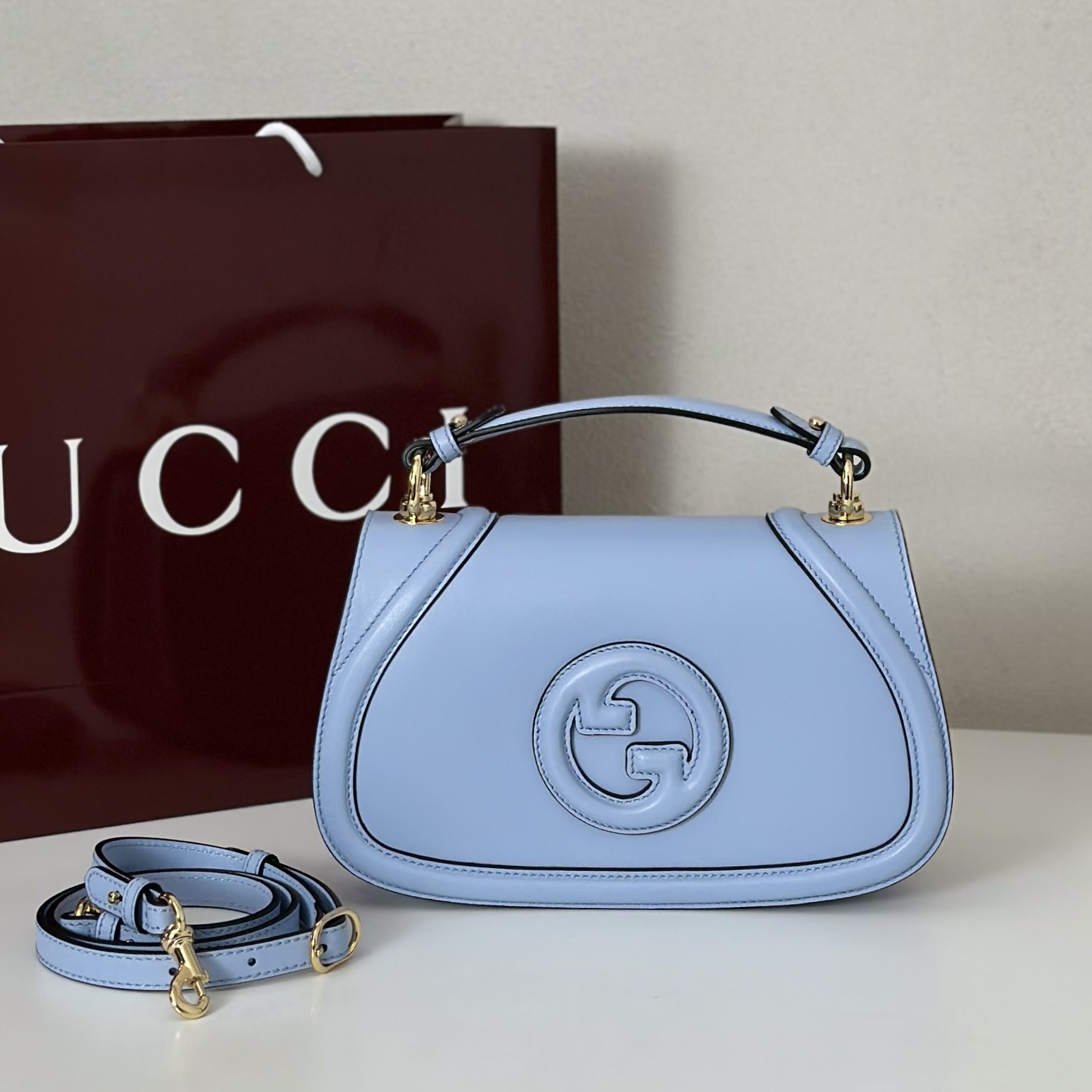 NO:393797,The quality of the counter, top-quality original goods, real-life photos!  Model number 815714 light blue, size width 27X height 17X side width 7cm, batch, GUCCI [original leather], gucci19860909专柜品质,顶级原单货,实物实拍！款号815714浅蓝,尺寸宽27X高17X侧宽7cm,批,GUCCI【原厂皮】,gucci,Bag