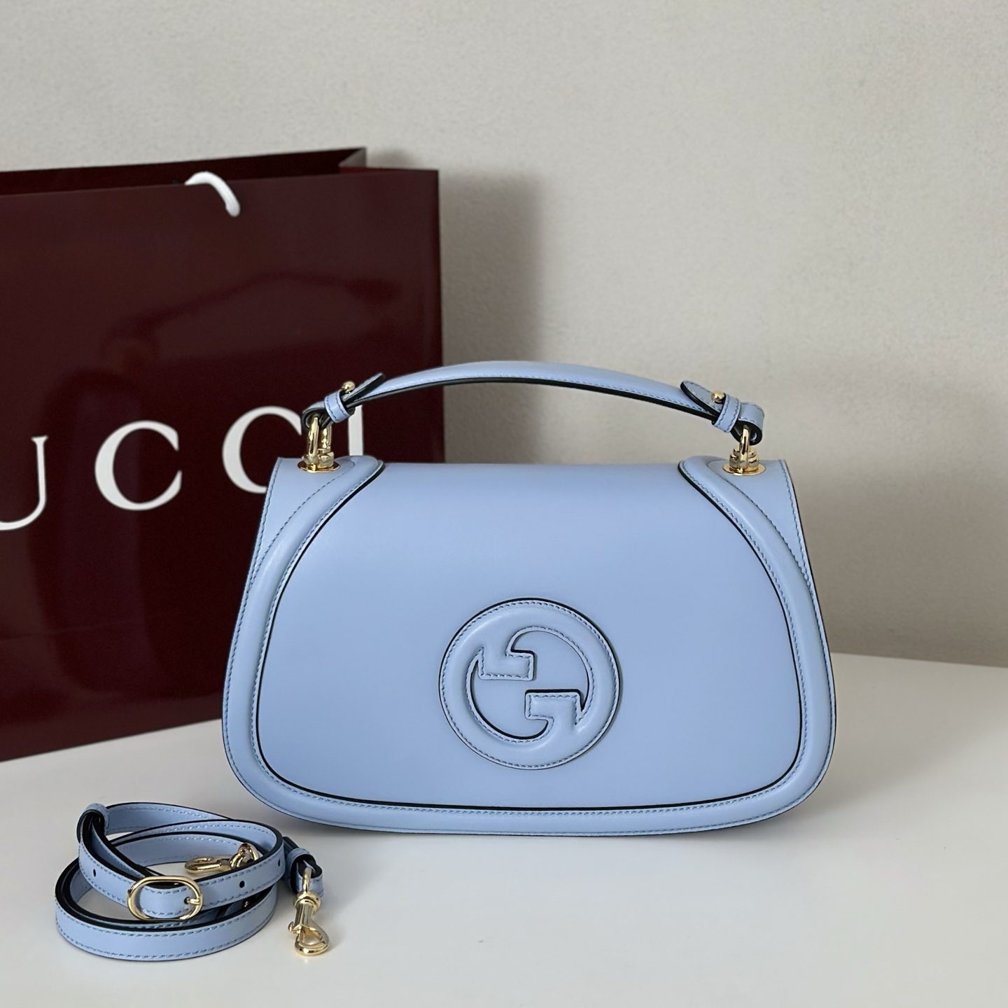 NO:392262,The quality of the counter, top-quality original goods, real-life photos!  Model number 815716 light blue, size width 32X height 17X side width 10cm, batch, GUCCI [original leather], gucci19860909专柜品质,顶级原单货,实物实拍！款号815716浅蓝,尺寸宽32X高17X侧宽10cm,批,GUCCI【原厂皮】,gucci,Bag