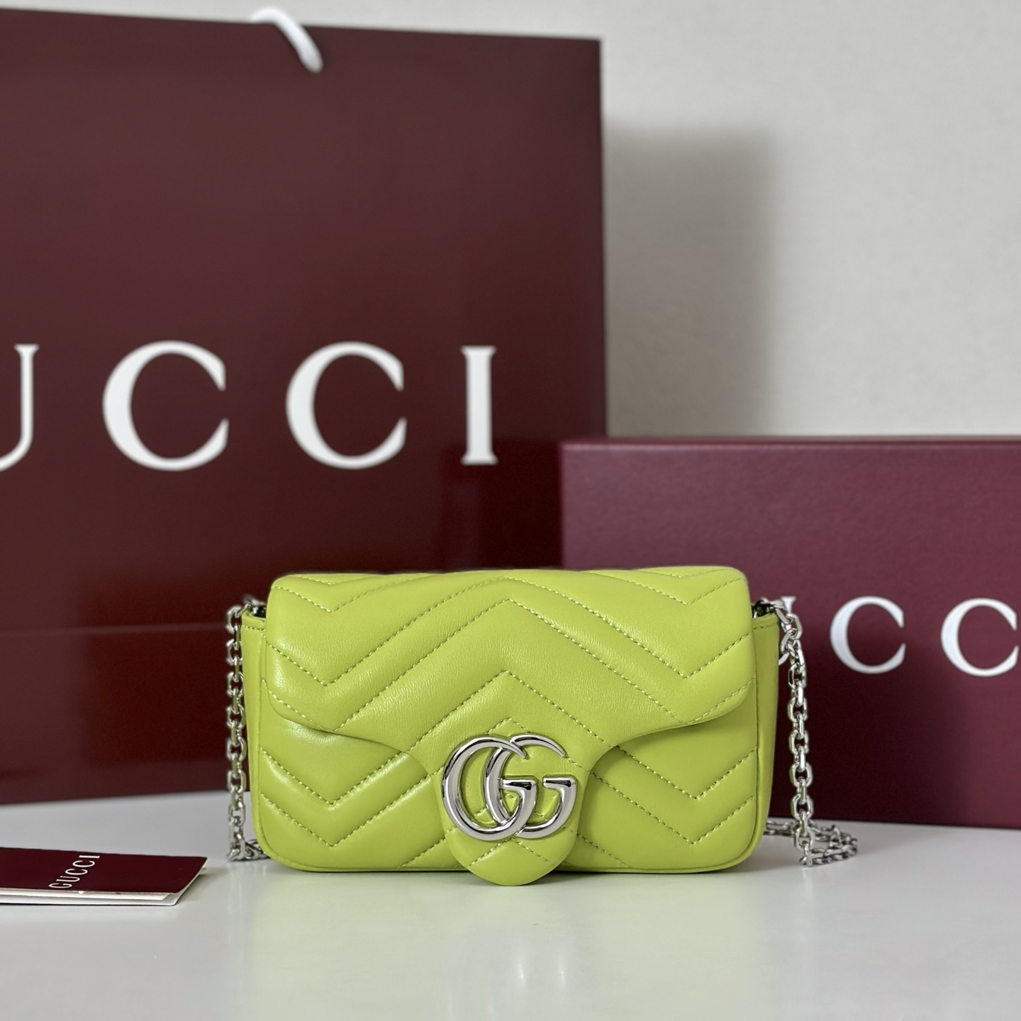 NO:392323,The quality of the counter, top-quality original goods, real-life photos!  Model number 841290 bright green, size width 16.5X height 9.5X side width 4.5cm, batch, GUCCI [original leather], gucci19860909专柜品质,顶级原单货,实物实拍！款号841290亮绿,尺寸宽16.5X高9.5X侧宽4.5cm,批,GUCCI【原厂皮】,gucci,Bag