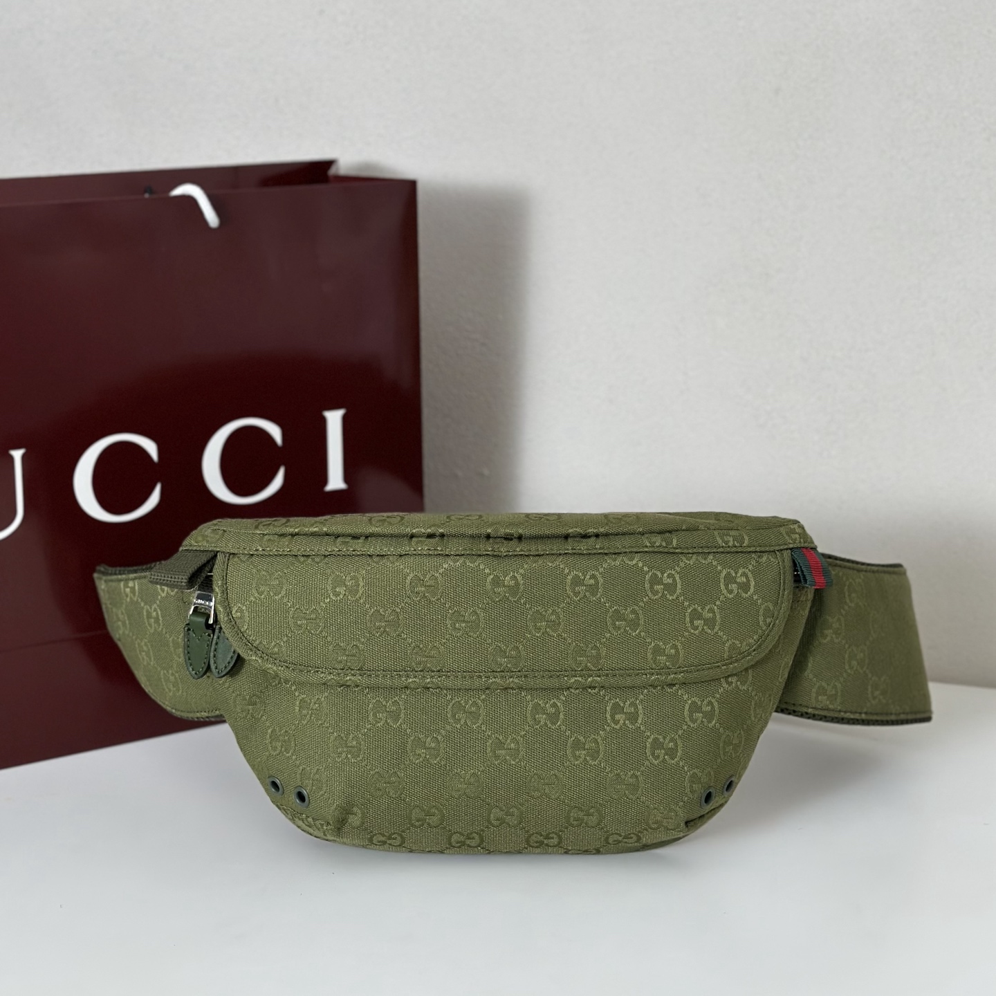 NO:393568,The quality of the counter, top-quality original goods, real-life photos!  Model number 834459 green cloth, size width 34X height 15X side width 10cm, batch, GUCCI [original leather], gucci19860909专柜品质,顶级原单货,实物实拍！款号834459绿布,尺寸宽34X高15X侧宽10cm,批,GUCCI【原厂皮】,gucci,Bag