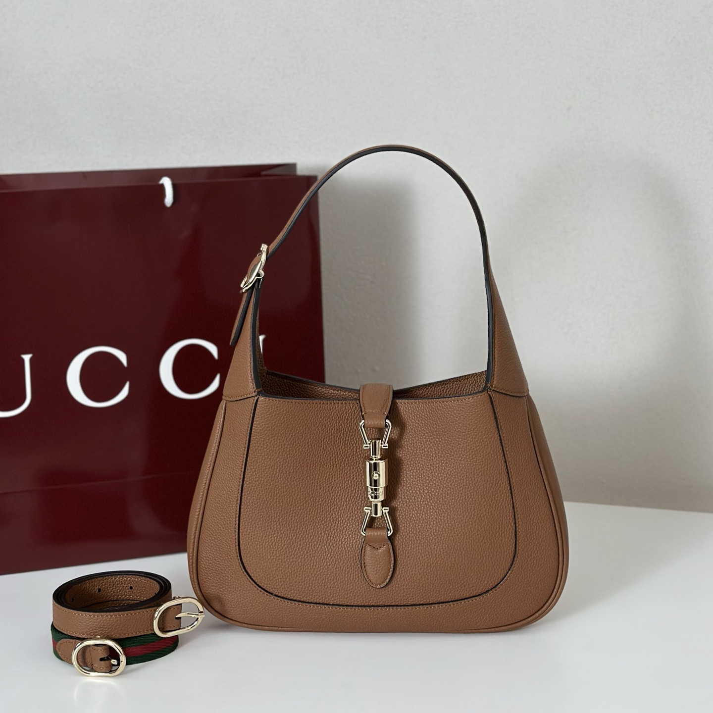 NO:394679,The quality of the counter, top-quality original goods, real-life photos!  Model number 810232 brown lychee, size width 27.5X height 19X side width 4cm, batch, GUCCI [original leather], gucci19860909专柜品质,顶级原单货,实物实拍！款号810232棕色荔枝,尺寸宽27.5X高19X侧宽4cm,批,GUCCI【原厂皮】,gucci,Bag