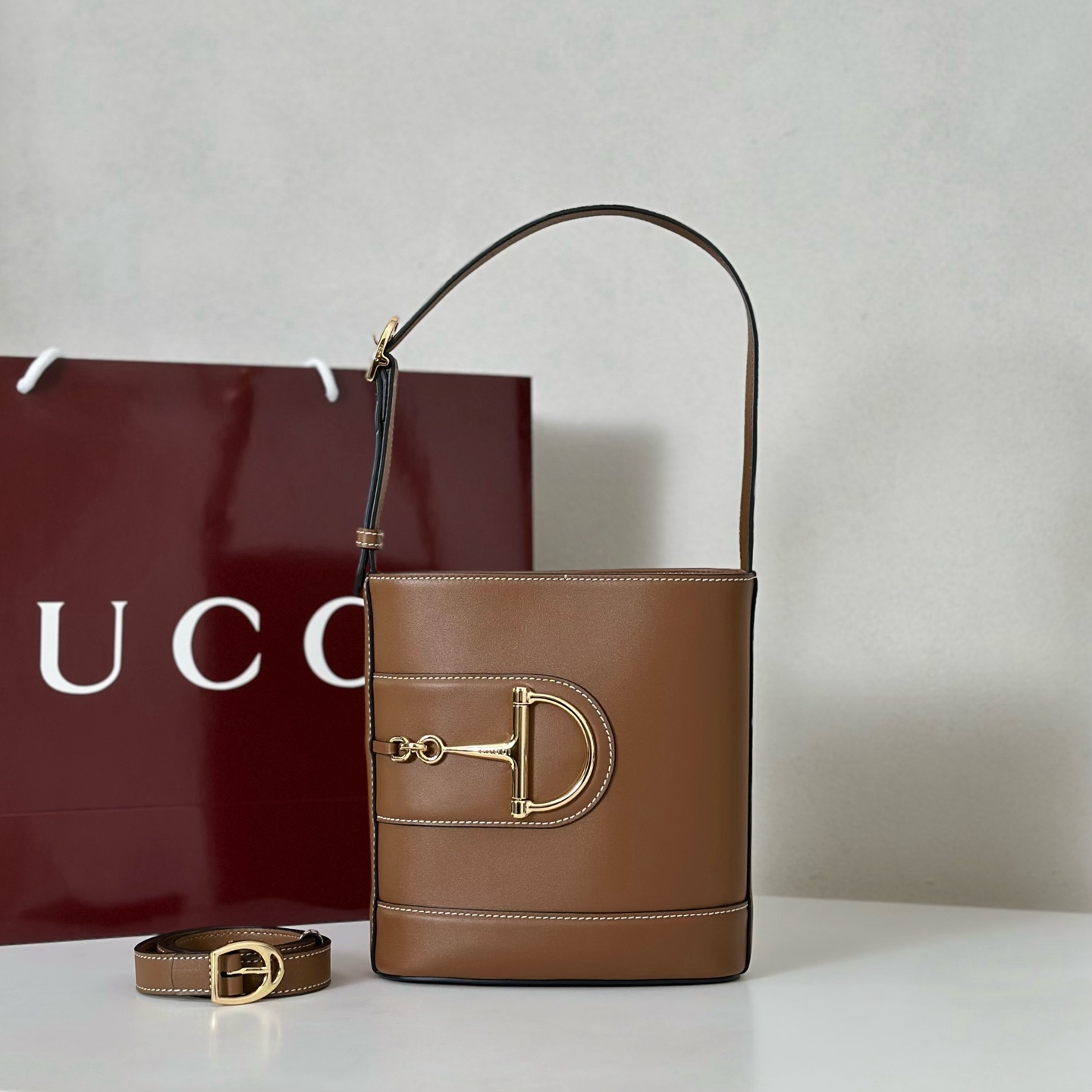 NO:393326,The quality of the counter, top-quality original goods, real-life photos!  Model number 833665 brown leather, size width 18.5x height 20x side width 8.5cm, batch, GUCCI [original leather], gucci19860909专柜品质,顶级原单货,实物实拍！款号833665棕皮,尺寸宽18.5x高20x侧宽8.5cm,批,GUCCI【原厂皮】,gucci,Bag