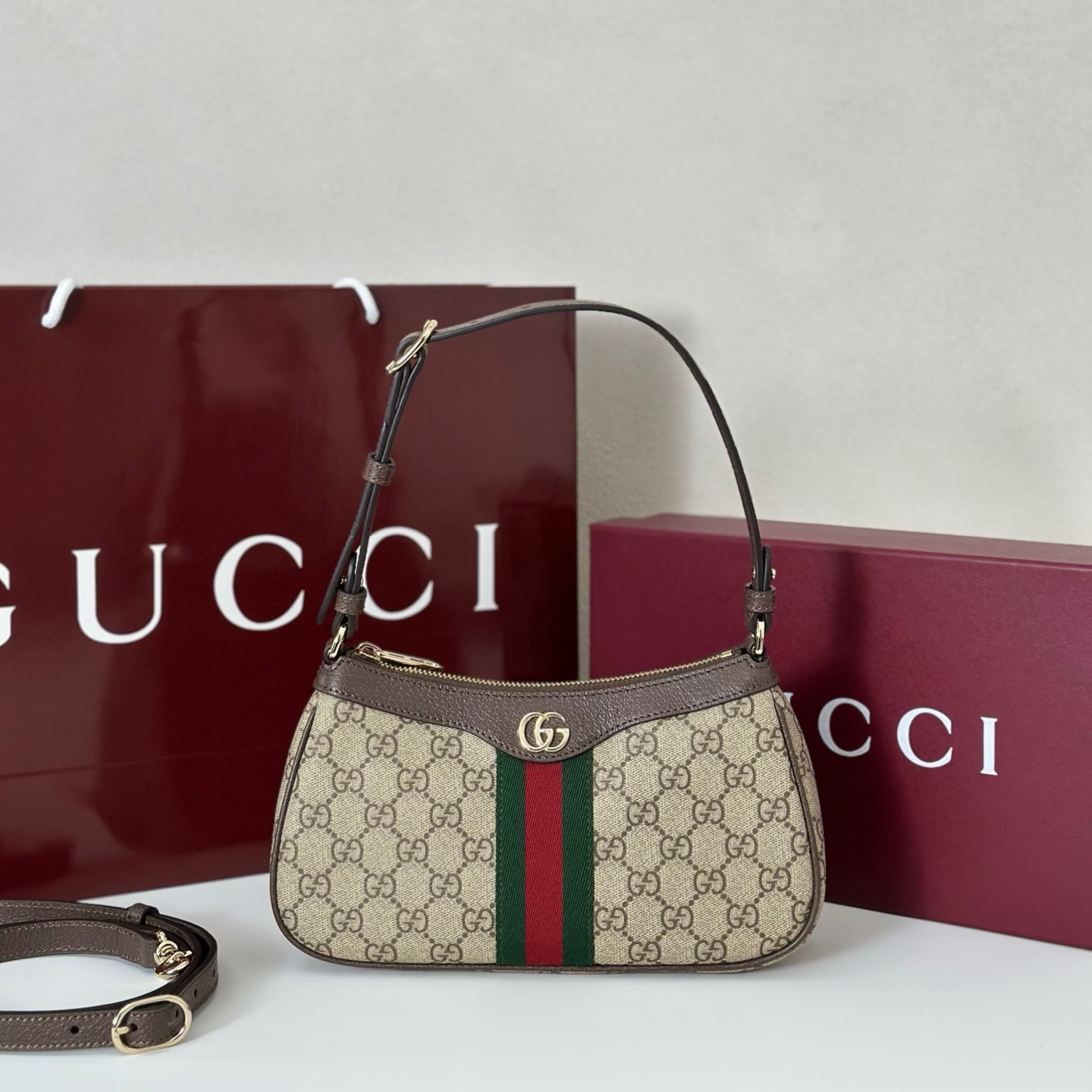 NO:812756,Counter quality, top-quality original goods, real photos!  Model No. 841341 Brown Glue, dimensions width 26x height 15x side width 6.5, shipped!  Batch, Gucci original leather [price based on quantity]19860909专柜品质,顶级原单货,实物实拍！款号841341啡胶,尺寸宽26x高15x侧宽6.5,出货了！批,古奇原厂皮【跑量价】,Bag