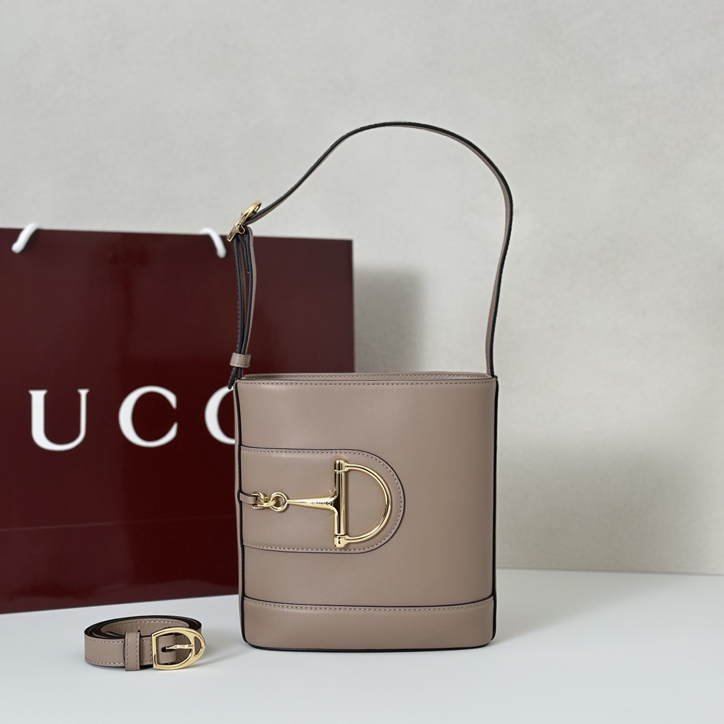 NO:582253,Counter quality, top-quality original goods, real photos!  Model number 833665 gray beige, size width 18.5x height 20x side width 8.5cm, batch, GUCCI [original leather], gucci19860909专柜品质,顶级原单货,实物实拍！款号833665灰米色,尺寸宽18.5x高20x侧宽8.5cm,批,GUCCI【原厂皮】,gucci,Bag