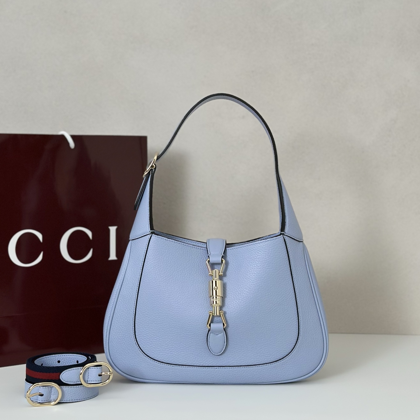 NO:394677,The quality of the counter, top-quality original goods, real-life photos!  Model number 810232 light blue lychee, size width 27.5X height 19X side width 4cm, batch, GUCCI [original leather], gucci19860909专柜品质,顶级原单货,实物实拍！款号810232浅蓝荔枝,尺寸宽27.5X高19X侧宽4cm,批,GUCCI【原厂皮】,gucci,Bag