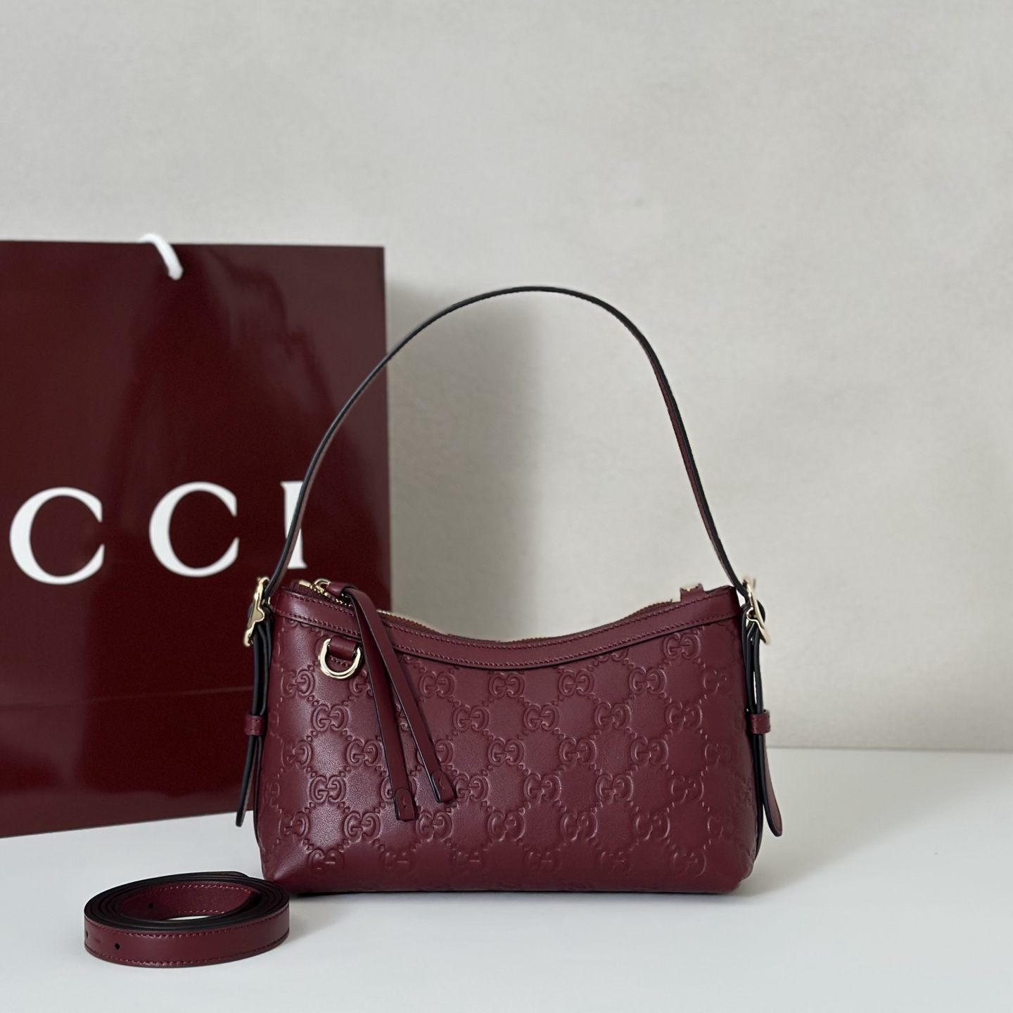 NO:406950,The quality of the counter, top-quality original goods, real-life photos!  Model number 847450 burgundy embossed, size width 22X height 14X side width 8, batch, GUCCI [original leather], gucci19860909专柜品质,顶级原单货,实物实拍！款号847450酒红压花,尺寸宽22X高14X侧宽8,批,GUCCI【原厂皮】,gucci,Bag