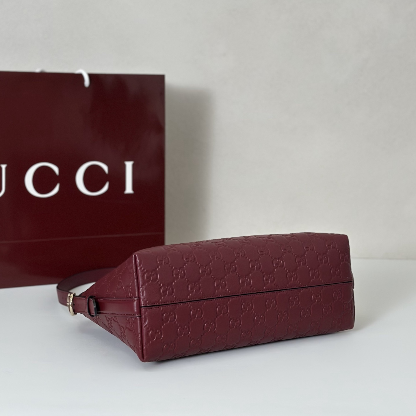 Gucci Guccissima Leather Shoulder Bag, Wine Red, 30x19x11cm 5 i1754193170390 8133 0 3