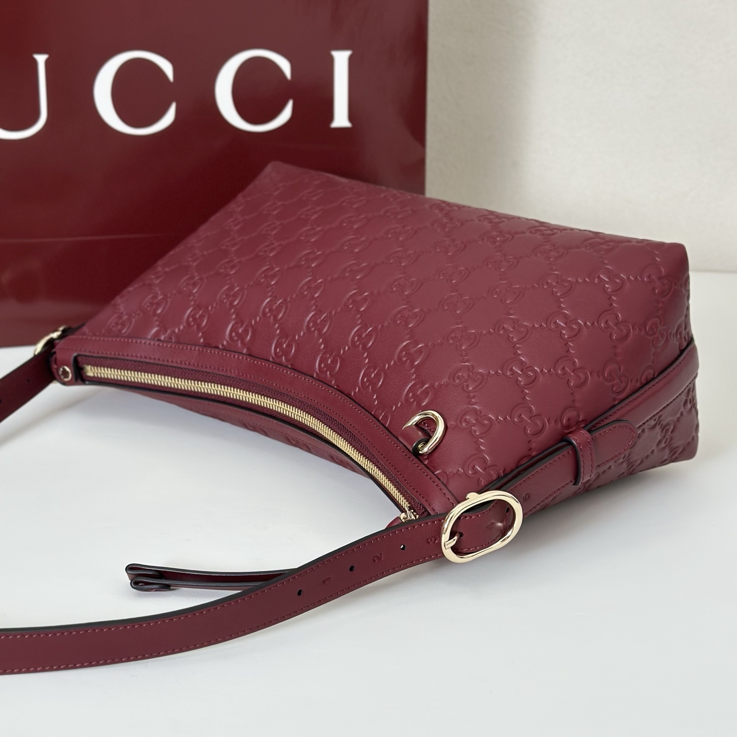 Gucci Guccissima Leather Shoulder Bag, Wine Red, 30x19x11cm 6 i1754193171634 4887 0 4