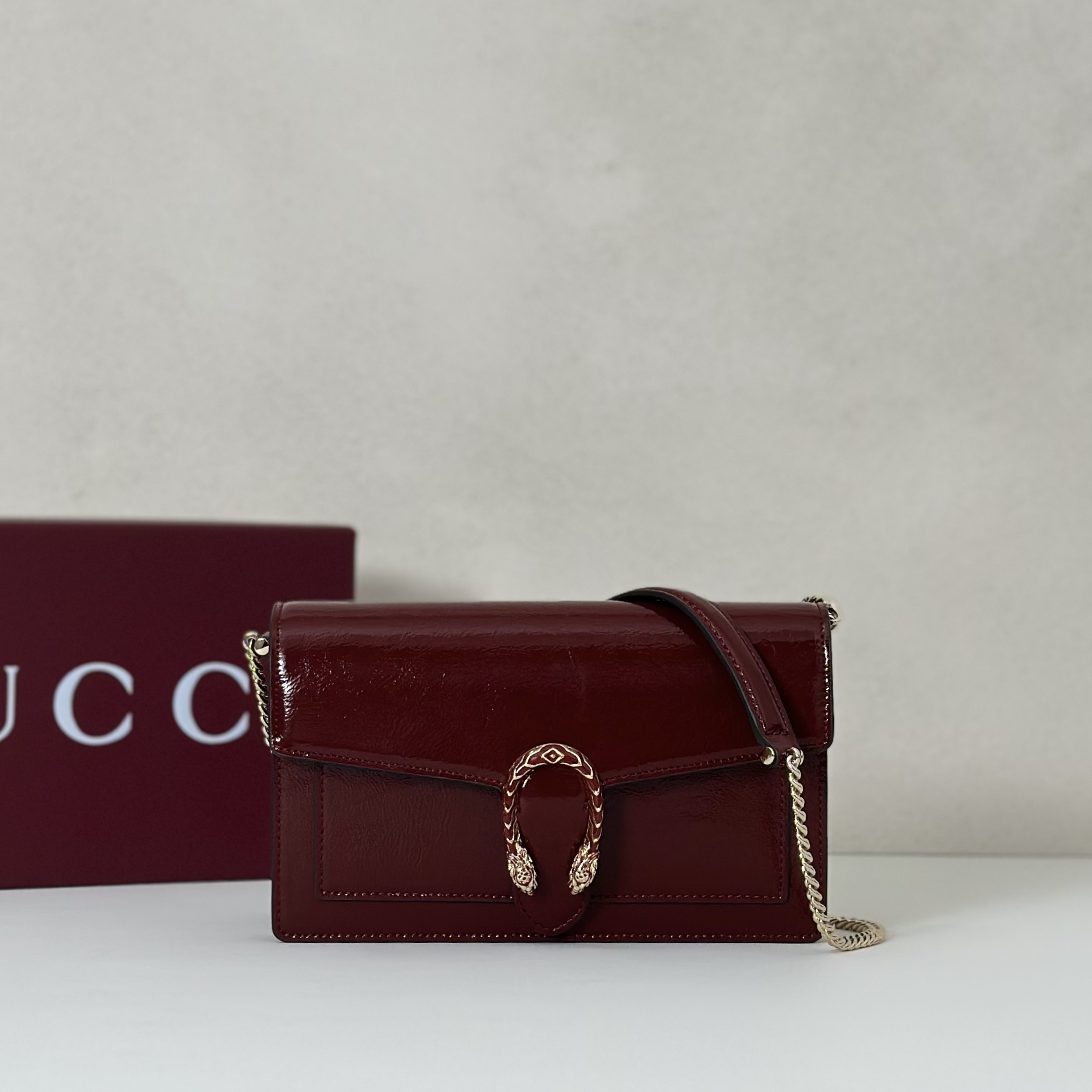 NO:754475,Counter quality, top-quality original goods, real photos!  Model number 837374 wine red wrinkle paint, size width 20X height 12.5cmX side width 4.5cm, batch, Gucci original leather [price based on quantity]19860909专柜品质,顶级原单货,实物实拍！款号837374酒红皱漆,尺寸宽20X高12.5cmX侧宽4.5cm,批,古奇原厂皮【跑量价】,Bag