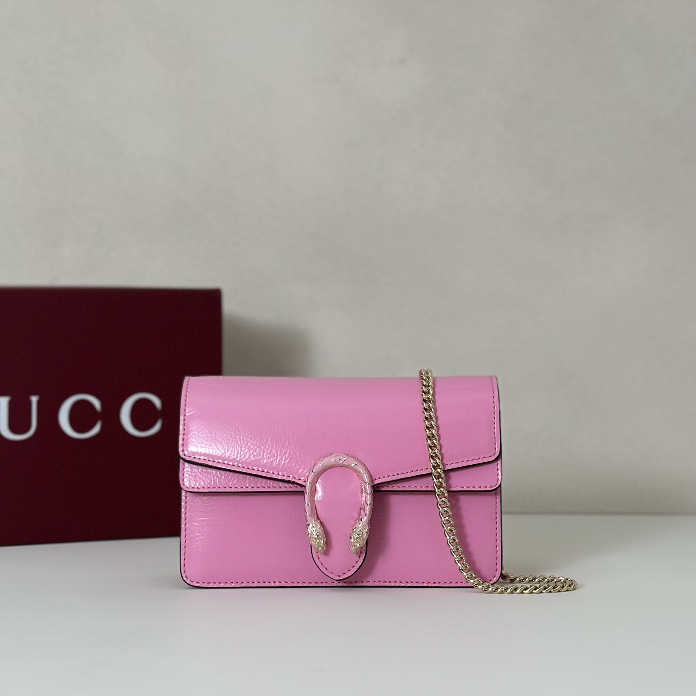 NO:407251,The quality of the counter, top-quality original goods, real-life photos!  Model number 837370 pink wrinkle paint, size width 17.5X height 11cm X side width 6.5cm (3.5cm), batch, GUCCI [original leather], gucci19860909专柜品质,顶级原单货,实物实拍！款号837370粉色皱漆,尺寸宽17.5X高11cmX侧宽6.5cm（3.5cm）,批,GUCCI【原厂皮】,gucci,Bag
