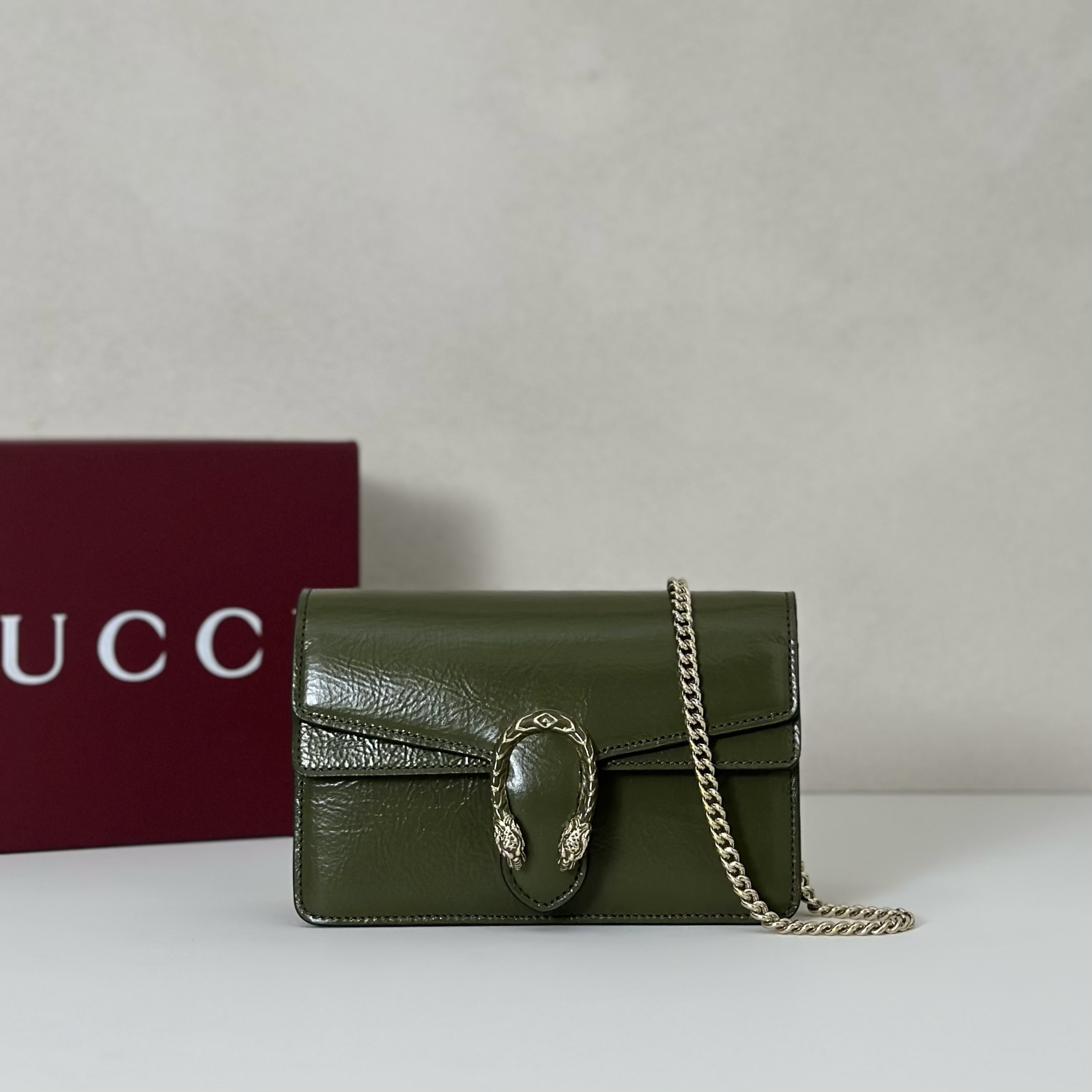 NO:407248,The quality of the counter, top-quality original goods, real-life photos!  Model number 837370 dark green wrinkle paint, size width 17.5X height 11cm X side width 6.5cm (3.5cm), batch, GUCCI [original leather], gucci19860909专柜品质,顶级原单货,实物实拍！款号837370深绿皱漆,尺寸宽17.5X高11cmX侧宽6.5cm（3.5cm）,批,GUCCI【原厂皮】,gucci,Bag