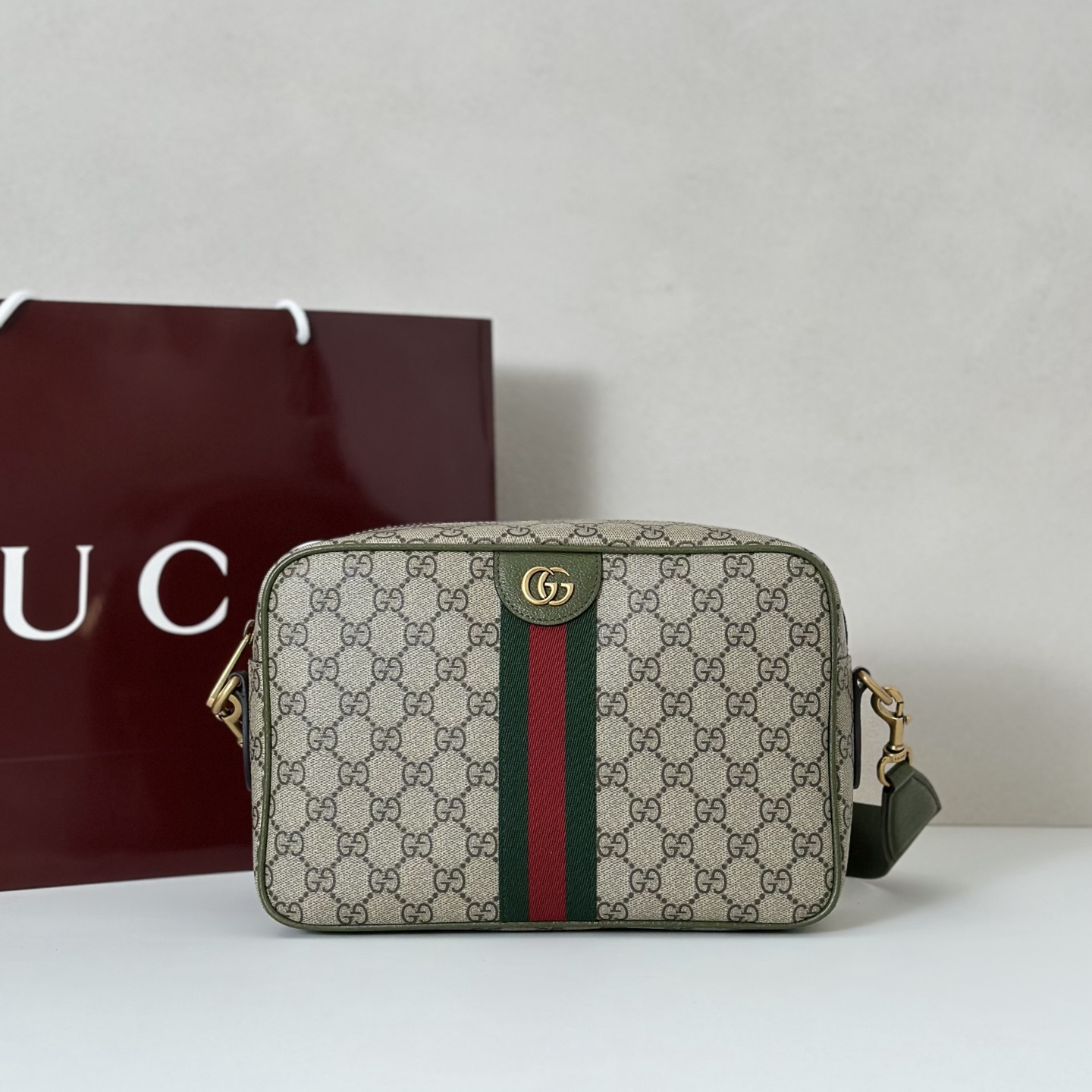 NO:407127,The quality of the counter, top-quality original goods, real-life photos!  Model number 834468 bean green, size width 28.5X height 18X side width 7.5cm, batch, GUCCI [original leather], gucci19860909专柜品质,顶级原单货,实物实拍！款号834468啡绿,尺寸宽28.5X高18X侧宽7.5cm,批,GUCCI【原厂皮】,gucci,Bag