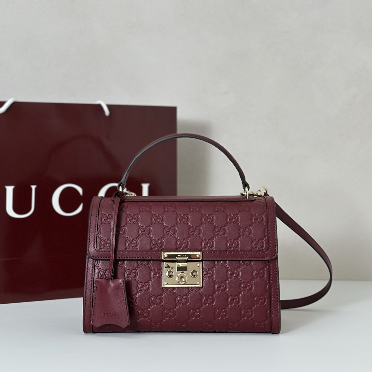 NO:574951,Counter quality, top-quality original goods, real photos!  Style number 838998 burgundy embossed, size width 26X height 18X side width 11.5, batch, GUCCI [original leather], gucci19860909专柜品质,顶级原单货,实物实拍！款号838998酒红压字,尺寸宽26X高18X侧宽11.5,批,GUCCI【原厂皮】,gucci,Bag
