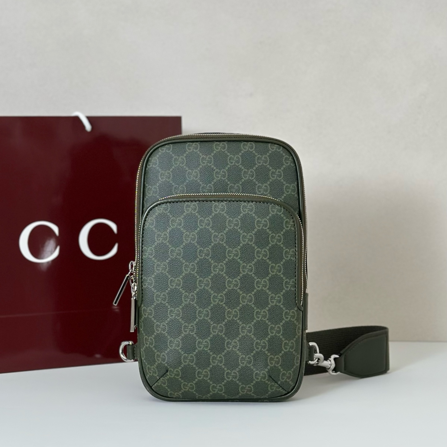 NO:406912,The quality of the counter, top-quality original goods, real-life photos!  Model number 822073 green glue, size width 7x height 17.5x side width 6cm, batch, GUCCI [original leather], gucci19860909专柜品质,顶级原单货,实物实拍！款号822073绿胶,尺寸宽7x高17.5x侧宽6cm,批,GUCCI【原厂皮】,gucci,Bag