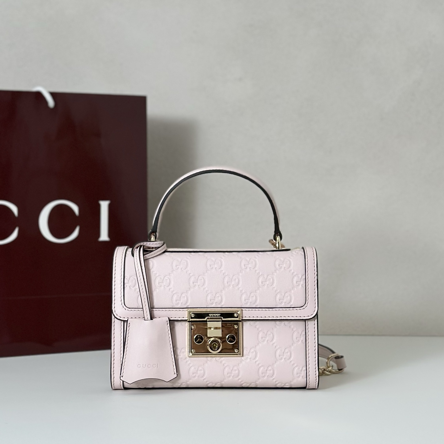 NO:407218,The quality of the counter, top-quality original goods, real-life photos!  Model number 848884 light pink pressed characters, size width 20X height 13X side width 8cm, batch, GUCCI [original leather], gucci19860909专柜品质,顶级原单货,实物实拍！款号848884浅粉压字,尺寸宽20X高13X侧宽8cm,批,GUCCI【原厂皮】,gucci,Bag