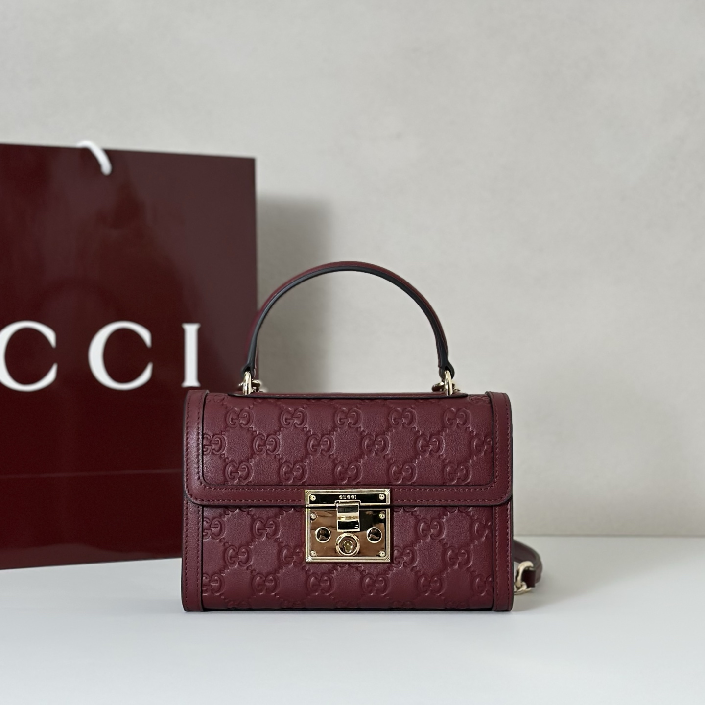 NO:407225,The quality of the counter, top-quality original goods, real-life photos!  Model number 848884 burgundy font, size width 20X height 13X side width 8cm, batch, GUCCI [original leather], gucci19860909专柜品质,顶级原单货,实物实拍！款号848884酒红压字,尺寸宽20X高13X侧宽8cm,批,GUCCI【原厂皮】,gucci,Bag