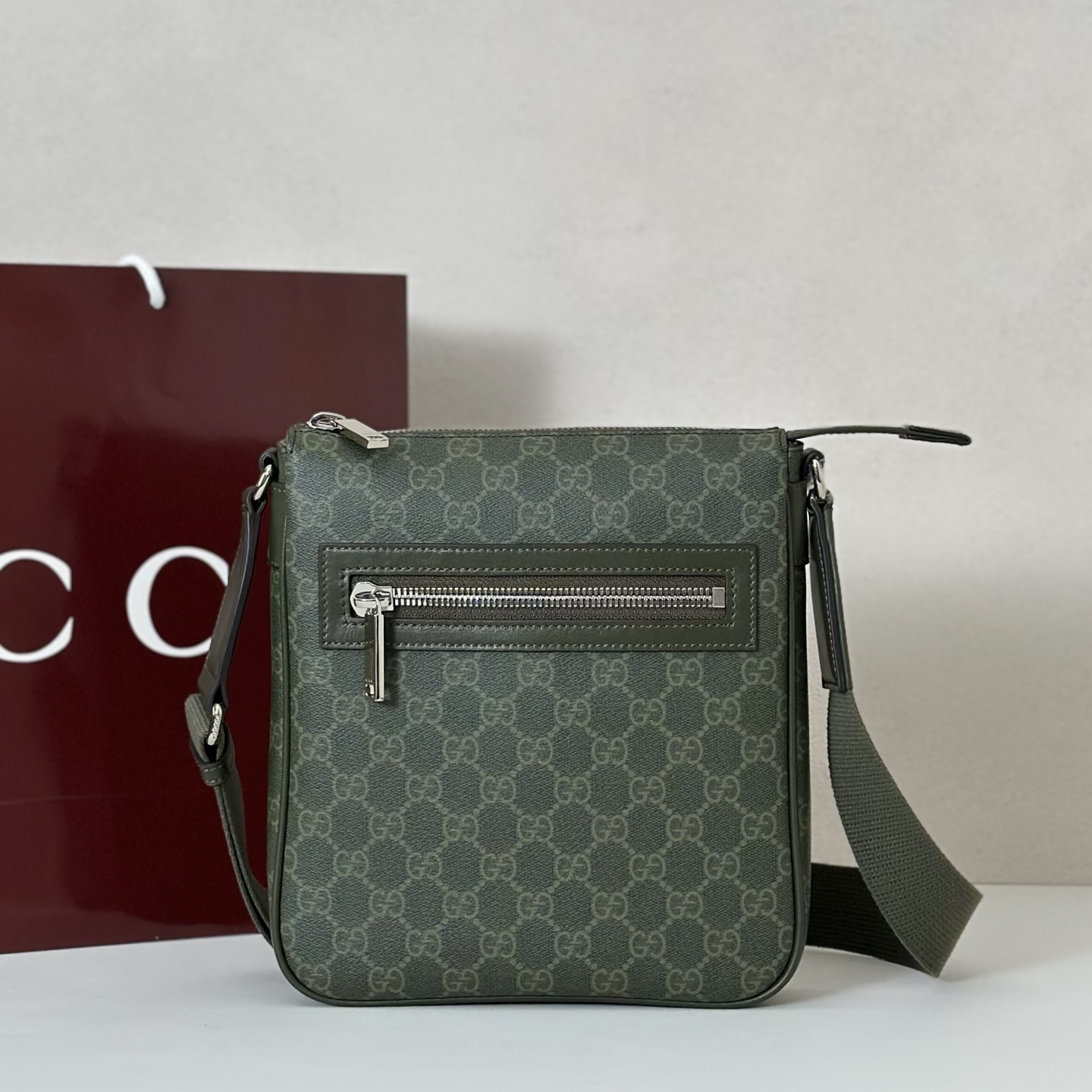 NO:406961,The quality of the counter, top-quality original goods, real-life photos!  792082 green glue, size width 23.5x height 21x side width 4.5cm, batch, GUCCI [original leather], gucci19860909专柜品质,顶级原单货,实物实拍！792082绿胶,尺寸宽23.5x高21x侧宽4.5cm,批,GUCCI【原厂皮】,gucci,Bag